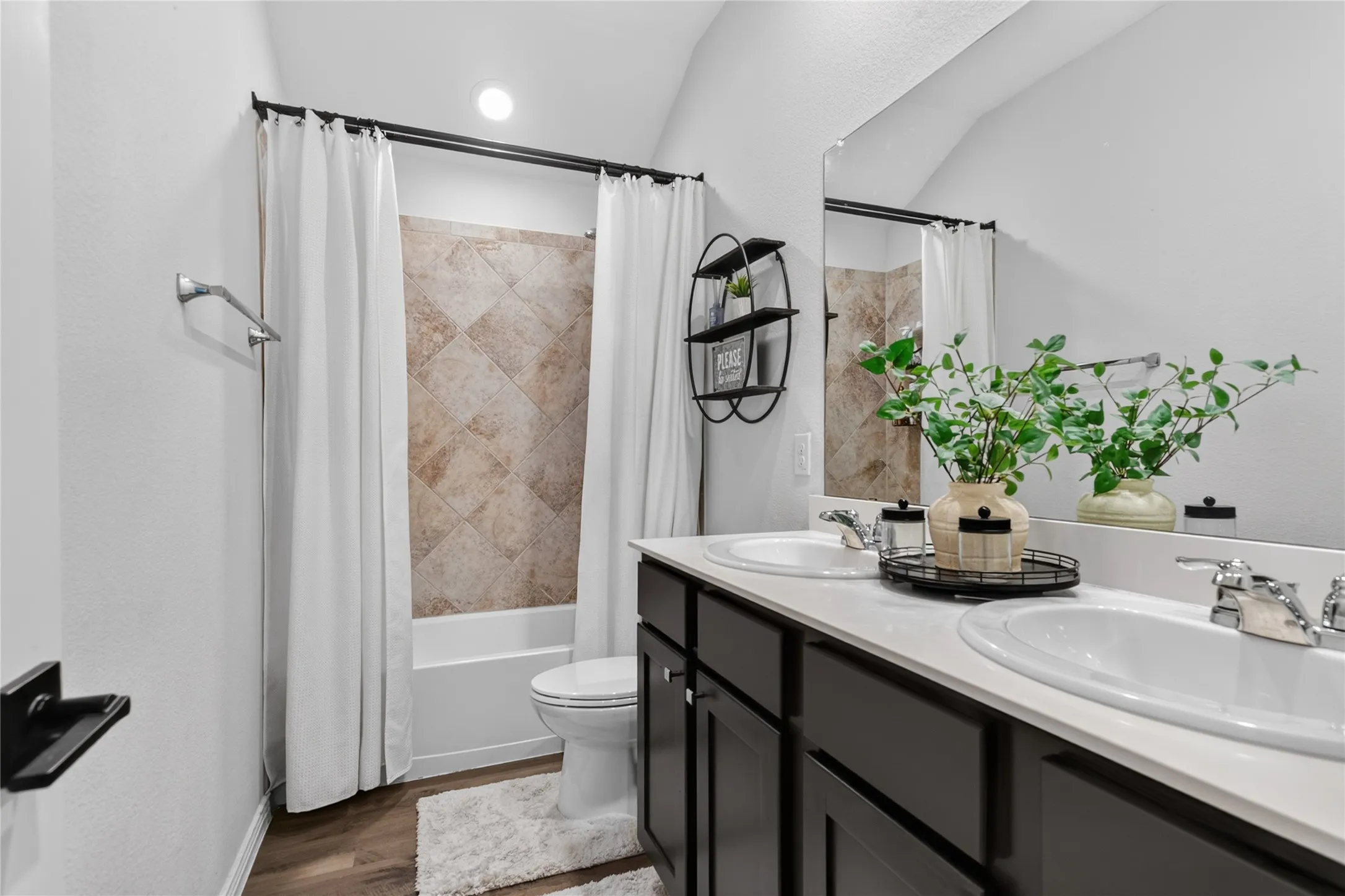 Single Family Residence For Sale in Denton County , 4148 Agatha Lane, Celina, Texas 76227, 4 Bedroom, 2 Bathroom, 2 Garage spaces, 2,036 Sqft, built in 2019, mls#21343390, Real Estate Agent in Celina, Homes For Sale in Denton county, Homes For Sale in Celina, Realtor in Celina Texas, Real Estate Brokerage Independent Realty Texas, Luminita Cordes Realtor