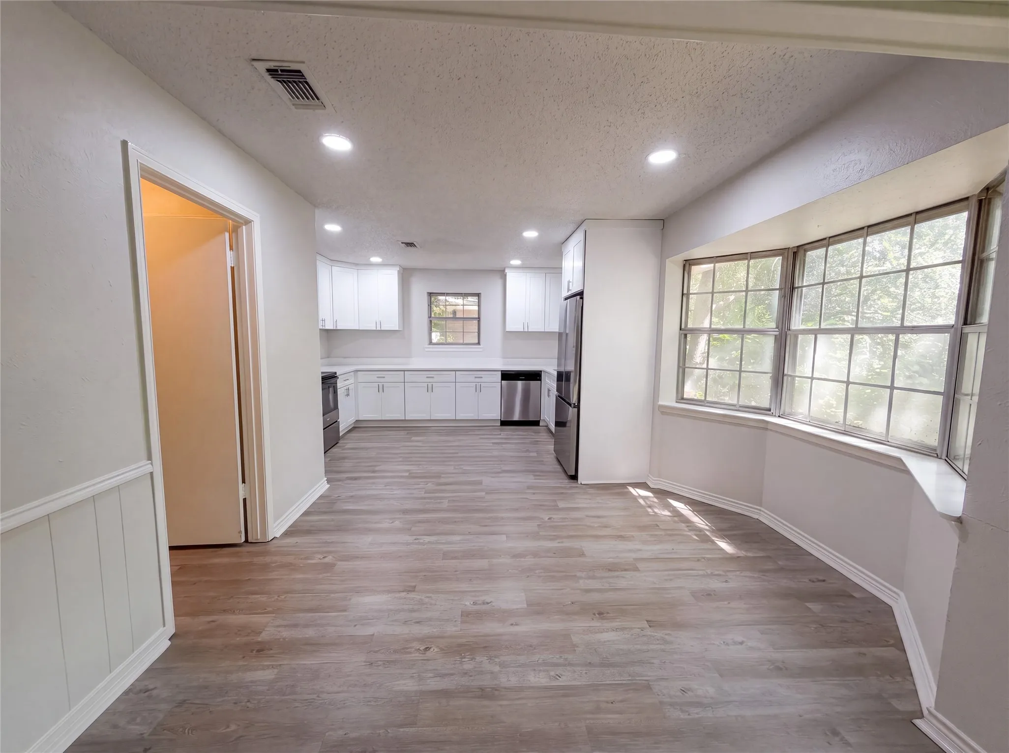 Single Family Residence For Sale in Dallas County , 304 Brook Hollow Drive, De Soto, Texas 75115, 3 Bedroom, 2 Bathroom, 2 Garage spaces, 1,542 Sqft, built in 1969, mls#21343298, Real Estate Agent in De Soto, Homes For Sale in Dallas county, Homes For Sale in De Soto, Realtor in De Soto Texas, Real Estate Brokerage Independent Realty Texas, Luminita Cordes Realtor
