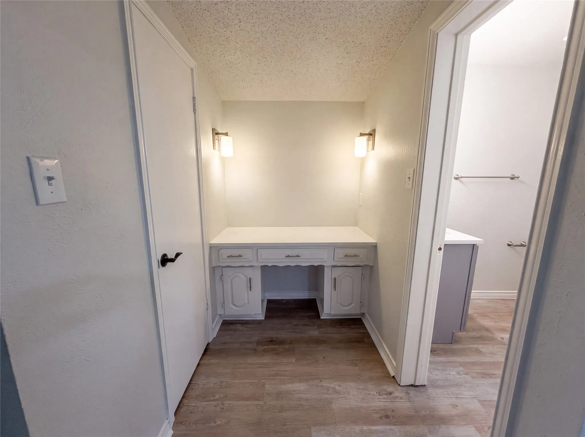 Single Family Residence For Sale in Dallas County , 304 Brook Hollow Drive, De Soto, Texas 75115, 3 Bedroom, 2 Bathroom, 2 Garage spaces, 1,542 Sqft, built in 1969, mls#21343298, Real Estate Agent in De Soto, Homes For Sale in Dallas county, Homes For Sale in De Soto, Realtor in De Soto Texas, Real Estate Brokerage Independent Realty Texas, Luminita Cordes Realtor
