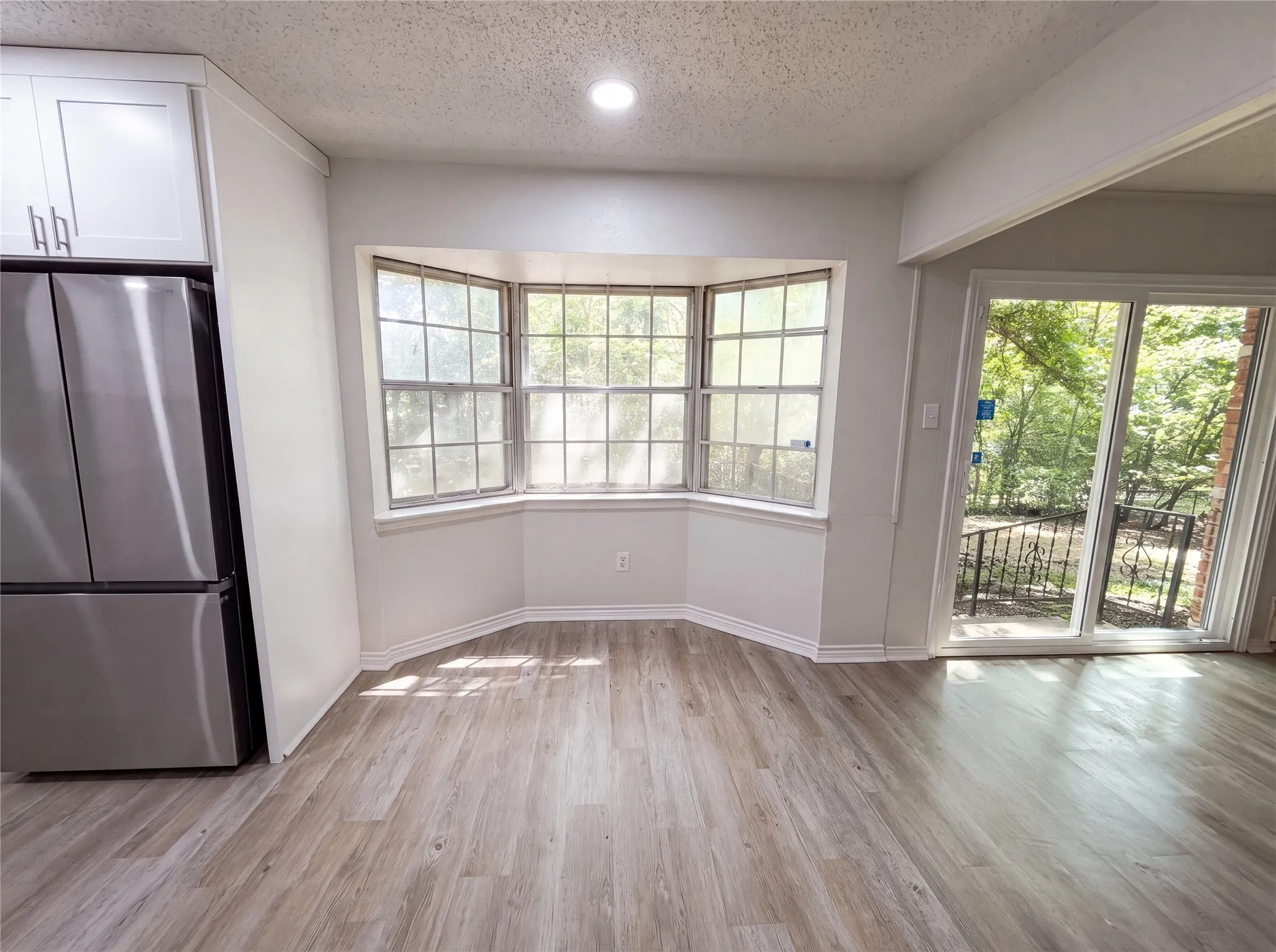 Single Family Residence For Sale in Dallas County , 304 Brook Hollow Drive, De Soto, Texas 75115, 3 Bedroom, 2 Bathroom, 2 Garage spaces, 1,542 Sqft, built in 1969, mls#21343298, Real Estate Agent in De Soto, Homes For Sale in Dallas county, Homes For Sale in De Soto, Realtor in De Soto Texas, Real Estate Brokerage Independent Realty Texas, Luminita Cordes Realtor