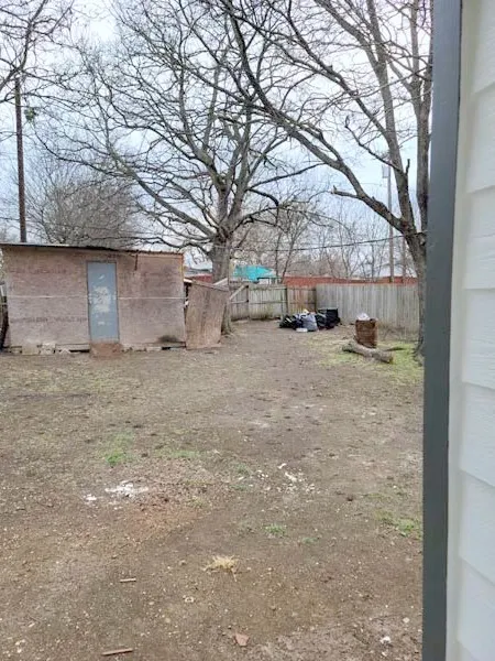 Single Family Residence For Rent in Ellis County , 114 Opal Street, Waxahachie, Texas 75165, 3 Bedroom, 1 Bathroom, Garage spaces, 1,088 Sqft, built in 1998, mls#21343417, Real Estate Agent in Waxahachie, Homes For Rent in Ellis county, Homes For Rent in Waxahachie, Realtor in Waxahachie Texas, Real Estate Brokerage Independent Realty Texas, Luminita Cordes Realtor
