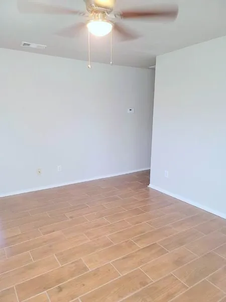 Single Family Residence For Rent in Ellis County , 114 Opal Street, Waxahachie, Texas 75165, 3 Bedroom, 1 Bathroom, Garage spaces, 1,088 Sqft, built in 1998, mls#21343417, Real Estate Agent in Waxahachie, Homes For Rent in Ellis county, Homes For Rent in Waxahachie, Realtor in Waxahachie Texas, Real Estate Brokerage Independent Realty Texas, Luminita Cordes Realtor