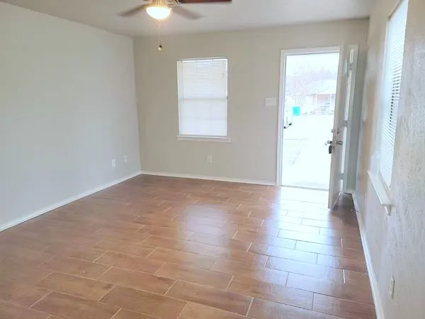 Single Family Residence For Rent in Ellis County , 114 Opal Street, Waxahachie, Texas 75165, 3 Bedroom, 1 Bathroom, Garage spaces, 1,088 Sqft, built in 1998, mls#21343417, Real Estate Agent in Waxahachie, Homes For Rent in Ellis county, Homes For Rent in Waxahachie, Realtor in Waxahachie Texas, Real Estate Brokerage Independent Realty Texas, Luminita Cordes Realtor