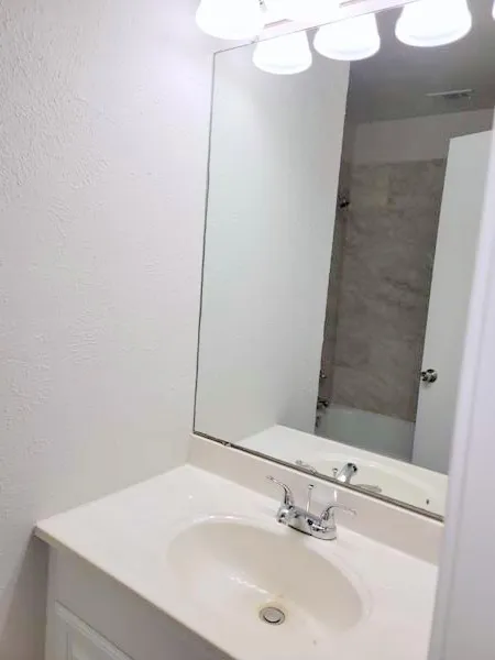 Single Family Residence For Rent in Ellis County , 114 Opal Street, Waxahachie, Texas 75165, 3 Bedroom, 1 Bathroom, Garage spaces, 1,088 Sqft, built in 1998, mls#21343417, Real Estate Agent in Waxahachie, Homes For Rent in Ellis county, Homes For Rent in Waxahachie, Realtor in Waxahachie Texas, Real Estate Brokerage Independent Realty Texas, Luminita Cordes Realtor