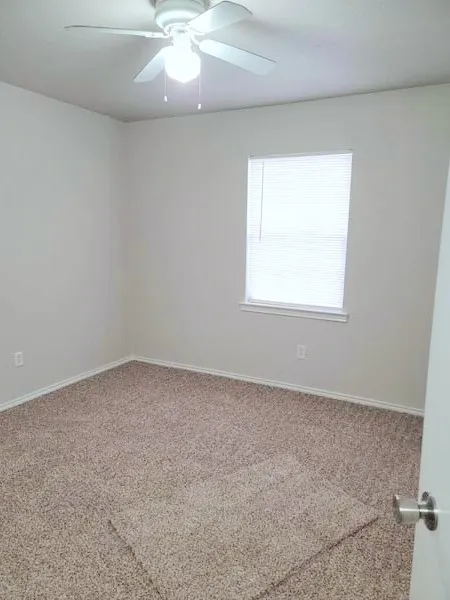 Single Family Residence For Rent in Ellis County , 114 Opal Street, Waxahachie, Texas 75165, 3 Bedroom, 1 Bathroom, Garage spaces, 1,088 Sqft, built in 1998, mls#21343417, Real Estate Agent in Waxahachie, Homes For Rent in Ellis county, Homes For Rent in Waxahachie, Realtor in Waxahachie Texas, Real Estate Brokerage Independent Realty Texas, Luminita Cordes Realtor