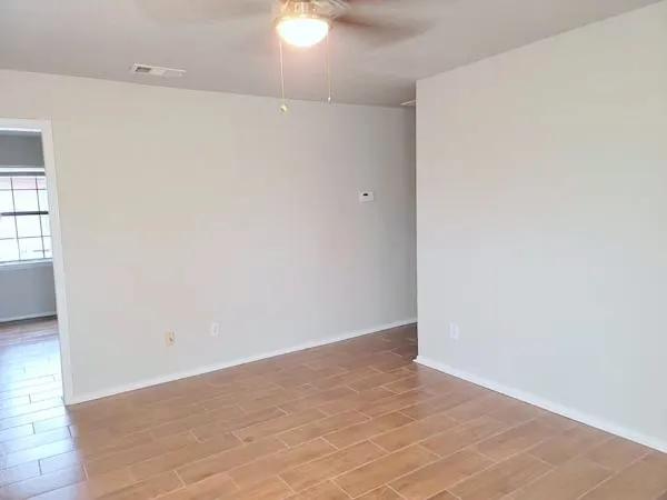 Single Family Residence For Rent in Ellis County , 114 Opal Street, Waxahachie, Texas 75165, 3 Bedroom, 1 Bathroom, Garage spaces, 1,088 Sqft, built in 1998, mls#21343417, Real Estate Agent in Waxahachie, Homes For Rent in Ellis county, Homes For Rent in Waxahachie, Realtor in Waxahachie Texas, Real Estate Brokerage Independent Realty Texas, Luminita Cordes Realtor