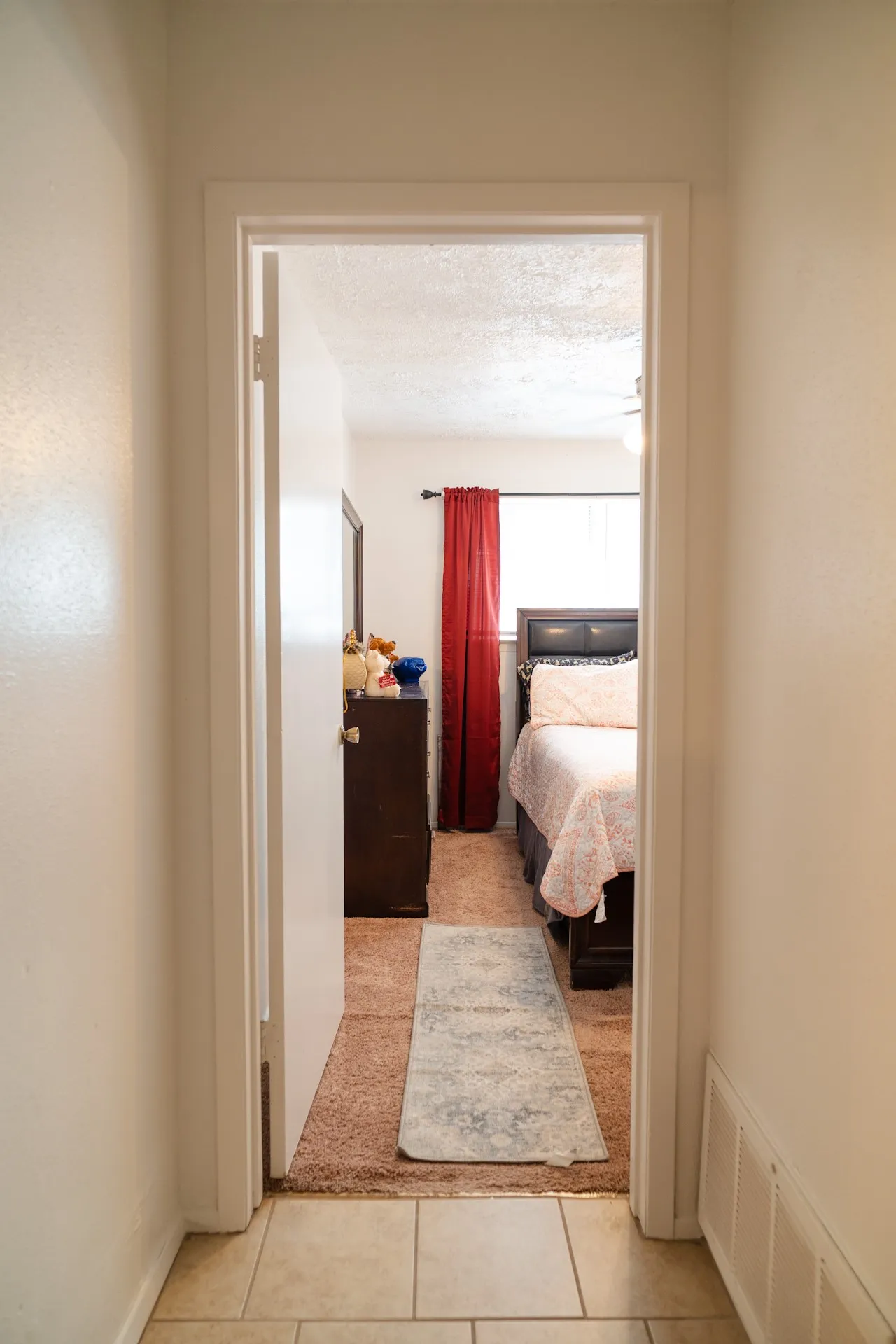 Townhouse For Sale in Dallas County , 27 W Townhouse Lane, Grand Prairie, Texas 75052, 2 Bedroom, 1 Bathroom, Garage spaces, 992 Sqft, built in 1971, Price $145,000, mls#21342797, Real Estate Agent in Grand Prairie, Homes For Sale in Dallas county, Homes For Sale in Grand Prairie, Realtor in Grand Prairie Texas, Real Estate Brokerage Independent Realty Texas, Luminita Cordes Realtor