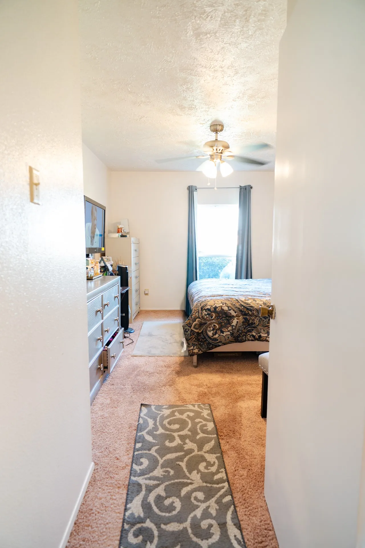 Townhouse For Sale in Dallas County , 27 W Townhouse Lane, Grand Prairie, Texas 75052, 2 Bedroom, 1 Bathroom, Garage spaces, 992 Sqft, built in 1971, Price $145,000, mls#21342797, Real Estate Agent in Grand Prairie, Homes For Sale in Dallas county, Homes For Sale in Grand Prairie, Realtor in Grand Prairie Texas, Real Estate Brokerage Independent Realty Texas, Luminita Cordes Realtor