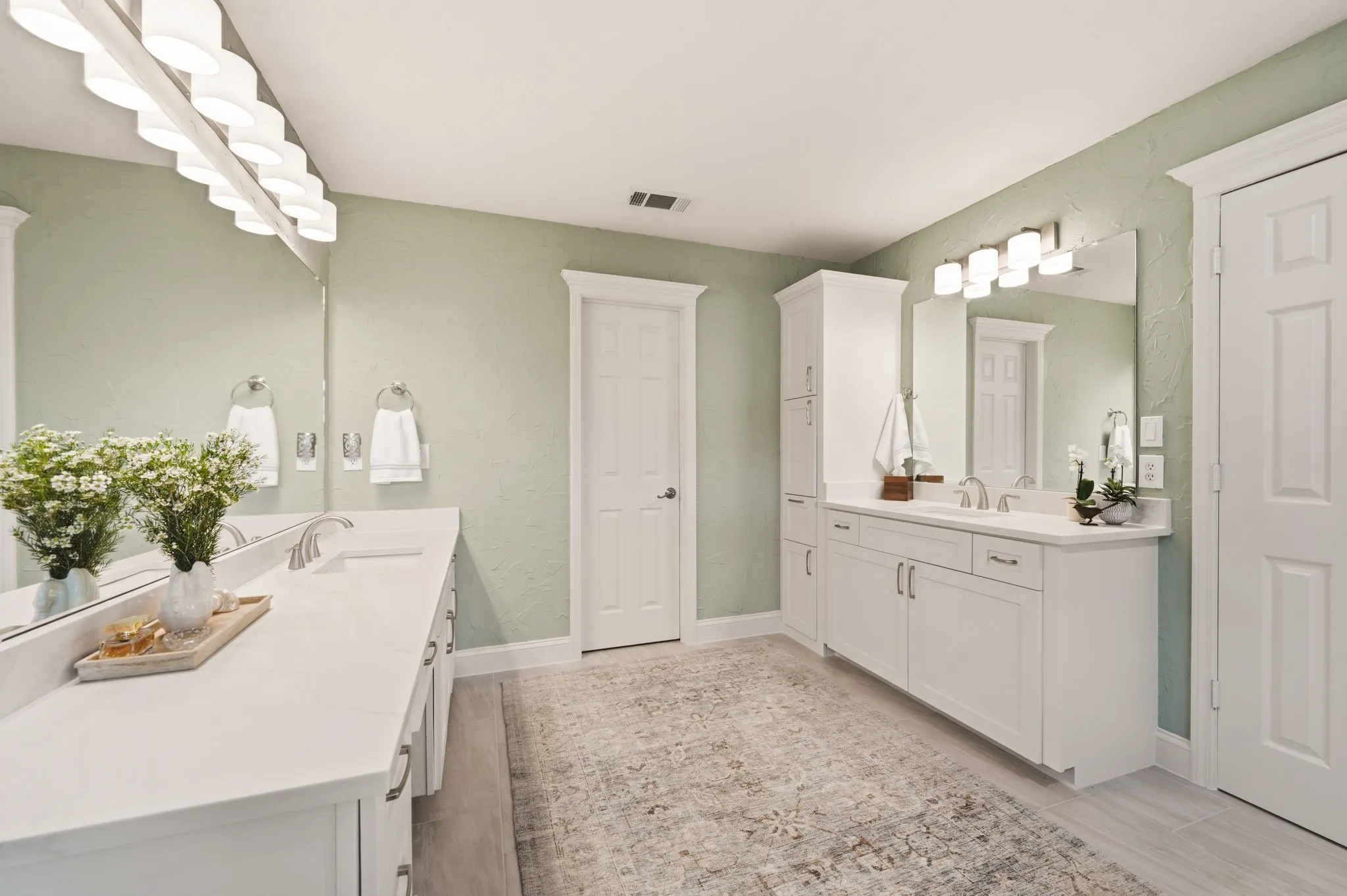 Single Family Residence For Sale in Denton County , 2013 Concord Drive, Flower Mound, Texas 75022, 4 Bedroom, 3 Bathroom, 3 Garage spaces, 3,029 Sqft, built in 1992, mls#21342884, Real Estate Agent in Flower Mound, Homes For Sale in Denton county, Homes For Sale in Flower Mound, Realtor in Flower Mound Texas, Real Estate Brokerage Independent Realty Texas, Luminita Cordes Realtor