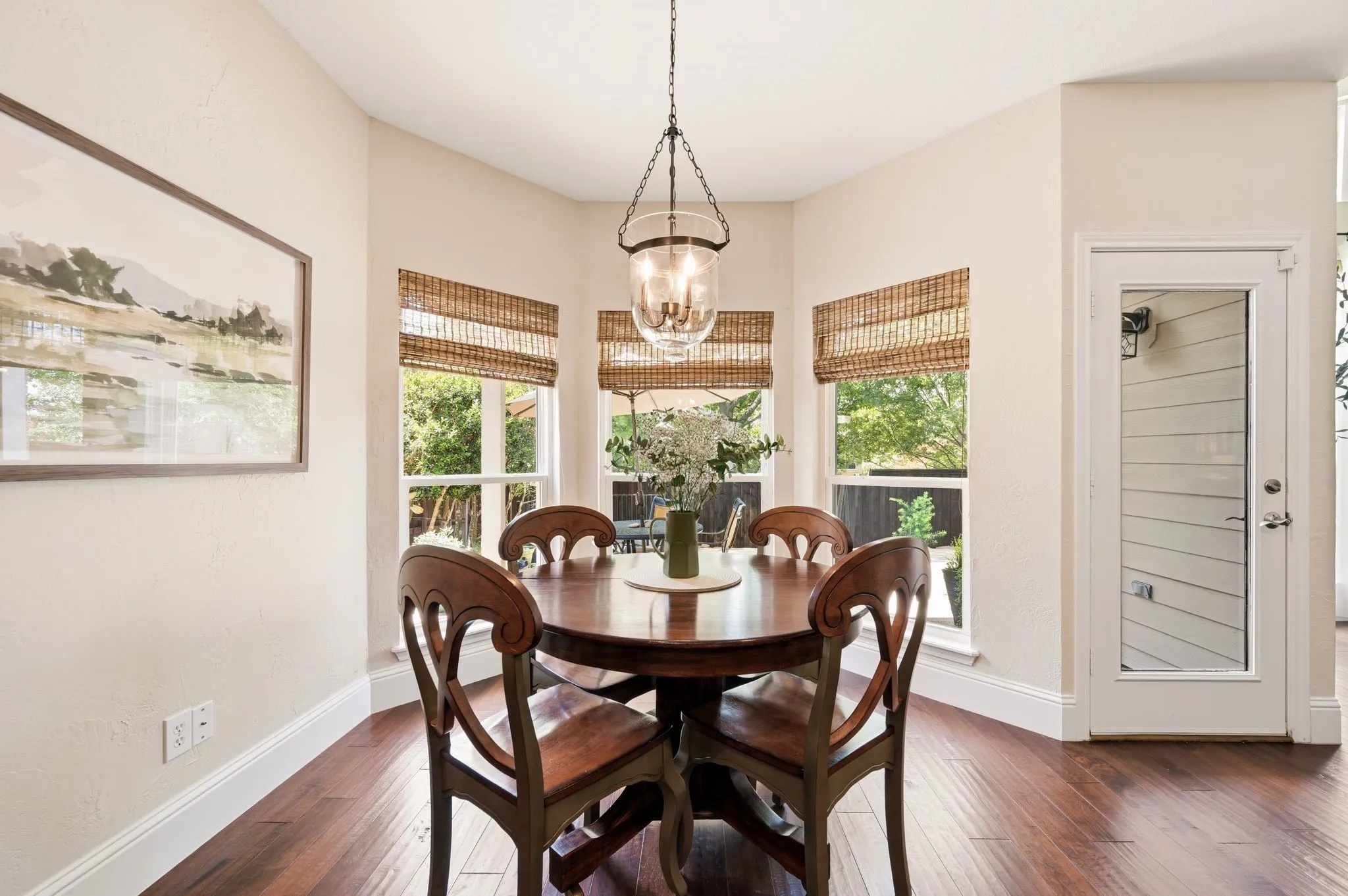 Single Family Residence For Sale in Denton County , 2013 Concord Drive, Flower Mound, Texas 75022, 4 Bedroom, 3 Bathroom, 3 Garage spaces, 3,029 Sqft, built in 1992, mls#21342884, Real Estate Agent in Flower Mound, Homes For Sale in Denton county, Homes For Sale in Flower Mound, Realtor in Flower Mound Texas, Real Estate Brokerage Independent Realty Texas, Luminita Cordes Realtor