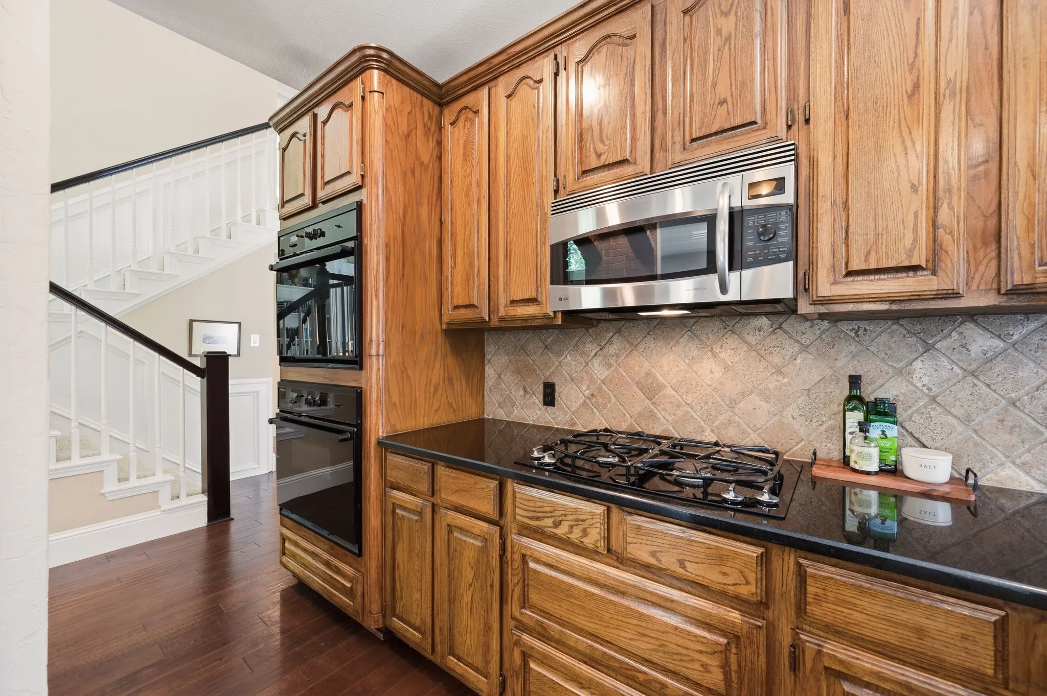 Single Family Residence For Sale in Denton County , 2013 Concord Drive, Flower Mound, Texas 75022, 4 Bedroom, 3 Bathroom, 3 Garage spaces, 3,029 Sqft, built in 1992, mls#21342884, Real Estate Agent in Flower Mound, Homes For Sale in Denton county, Homes For Sale in Flower Mound, Realtor in Flower Mound Texas, Real Estate Brokerage Independent Realty Texas, Luminita Cordes Realtor