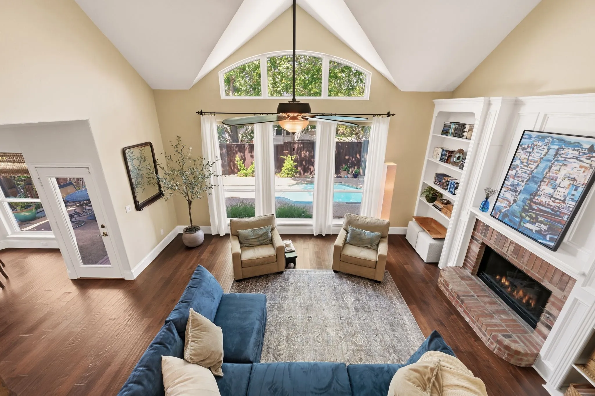 Single Family Residence For Sale in Denton County , 2013 Concord Drive, Flower Mound, Texas 75022, 4 Bedroom, 3 Bathroom, 3 Garage spaces, 3,029 Sqft, built in 1992, mls#21342884, Real Estate Agent in Flower Mound, Homes For Sale in Denton county, Homes For Sale in Flower Mound, Realtor in Flower Mound Texas, Real Estate Brokerage Independent Realty Texas, Luminita Cordes Realtor