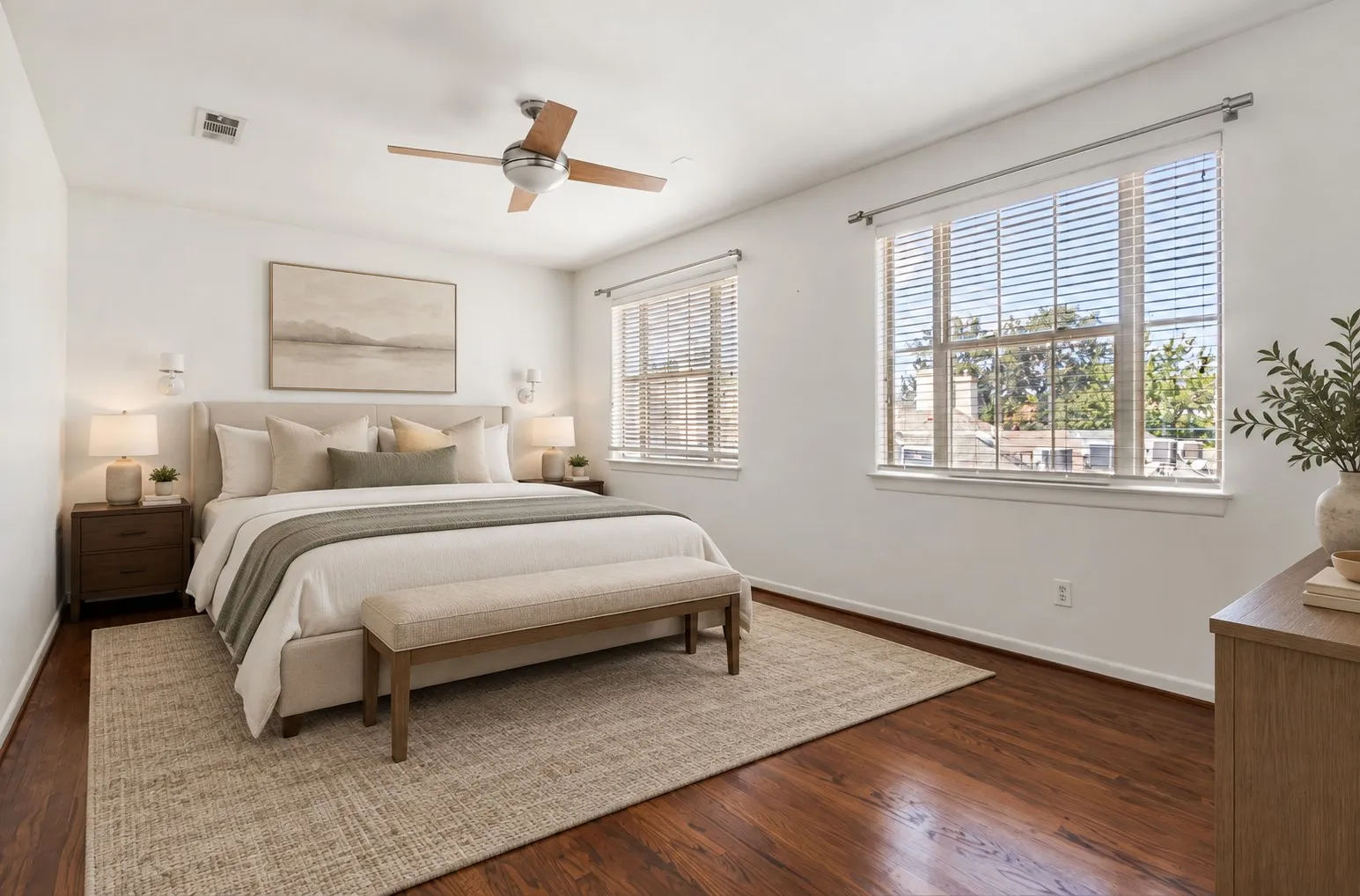 Townhouse For Rent in Dallas County , 4116 N Hall Street, Dallas, Texas 75219, 2 Bedroom, 2 Bathroom, 2 Garage spaces, 1,676 Sqft, built in 1999, mls#21342935, Real Estate Agent in Dallas, Homes For Rent in Dallas county, Homes For Rent in Dallas, Realtor in Dallas Texas, Real Estate Brokerage Independent Realty Texas, Luminita Cordes Realtor