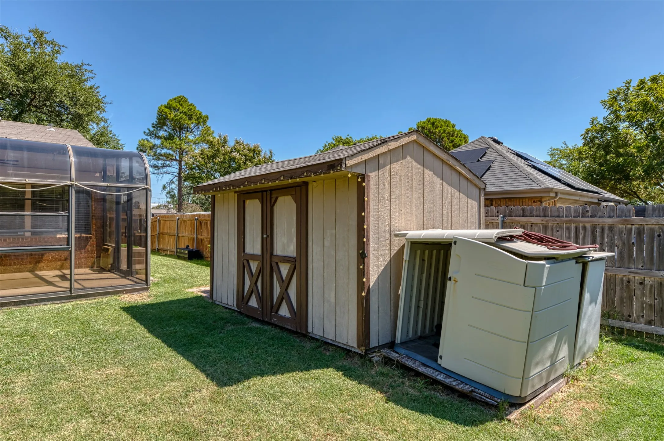 Single Family Residence For Rent in Collin County , 416 Lincoln Drive, Plano, Texas 75023, 3 Bedroom, 2 Bathroom, 2 Garage spaces, 2,056 Sqft, built in 1980, mls#21342329, Real Estate Agent in Plano, Homes For Rent in Collin county, Homes For Rent in Plano, Realtor in Plano Texas, Real Estate Brokerage Independent Realty Texas, Luminita Cordes Realtor