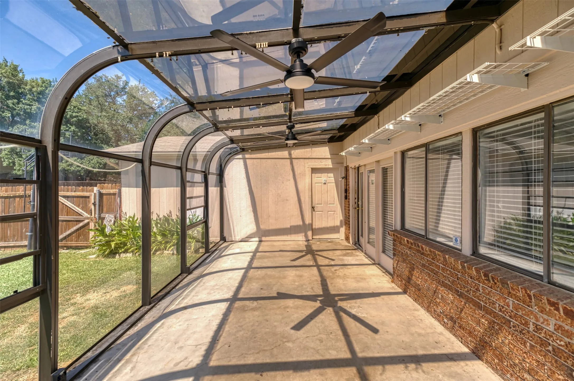 Single Family Residence For Rent in Collin County , 416 Lincoln Drive, Plano, Texas 75023, 3 Bedroom, 2 Bathroom, 2 Garage spaces, 2,056 Sqft, built in 1980, mls#21342329, Real Estate Agent in Plano, Homes For Rent in Collin county, Homes For Rent in Plano, Realtor in Plano Texas, Real Estate Brokerage Independent Realty Texas, Luminita Cordes Realtor