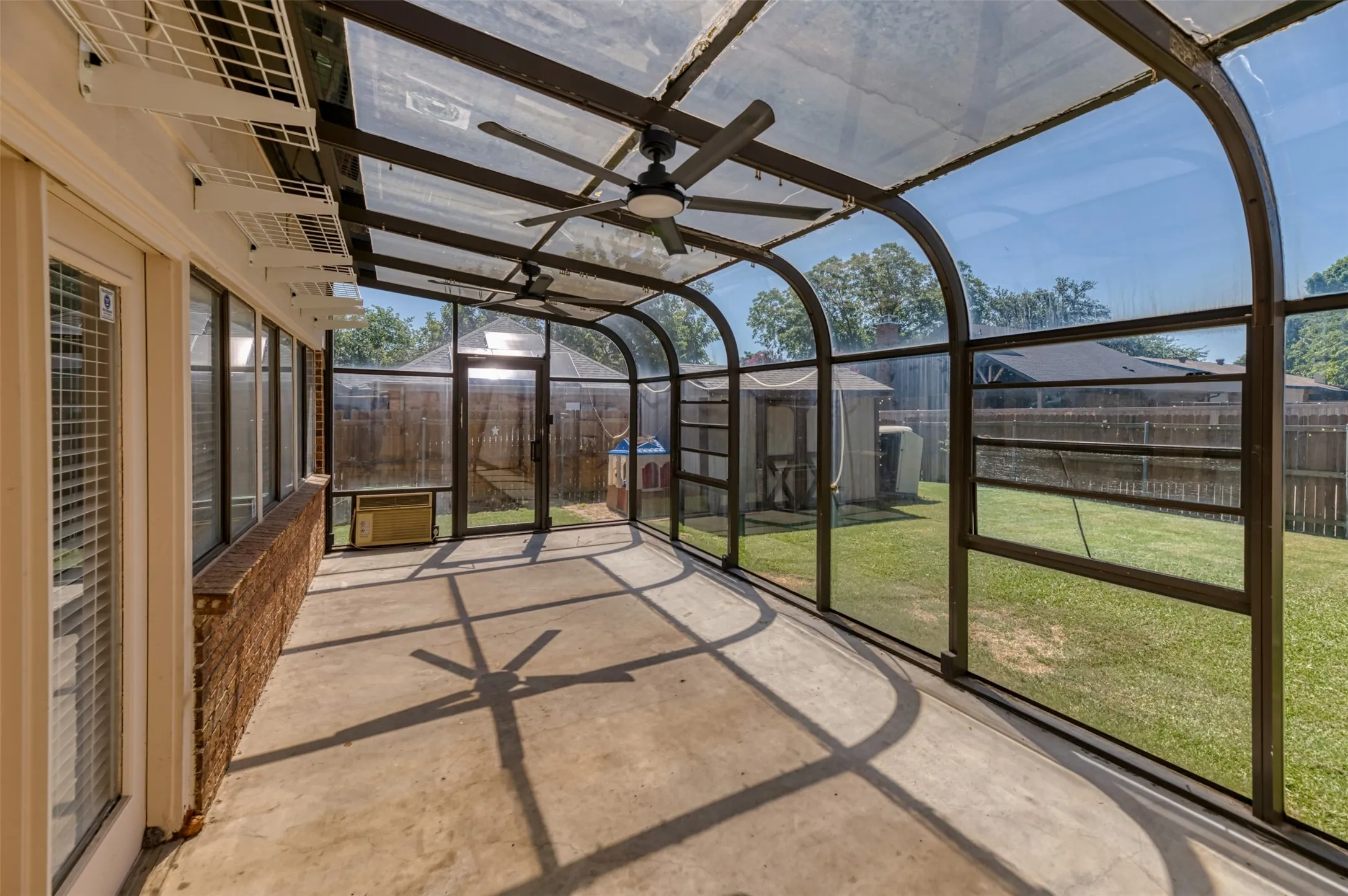Single Family Residence For Rent in Collin County , 416 Lincoln Drive, Plano, Texas 75023, 3 Bedroom, 2 Bathroom, 2 Garage spaces, 2,056 Sqft, built in 1980, mls#21342329, Real Estate Agent in Plano, Homes For Rent in Collin county, Homes For Rent in Plano, Realtor in Plano Texas, Real Estate Brokerage Independent Realty Texas, Luminita Cordes Realtor
