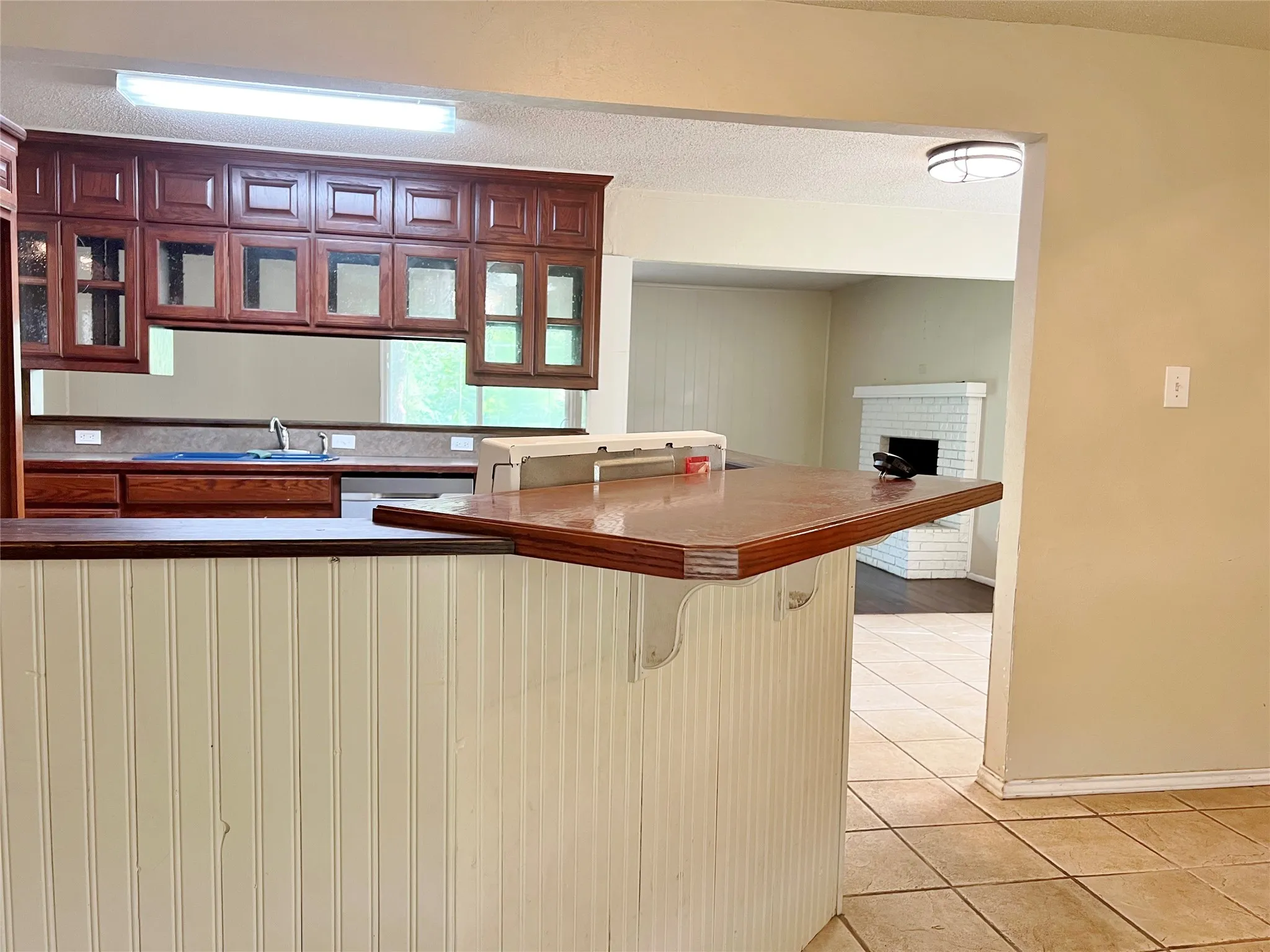 Single Family Residence For Rent in Ellis County , 508 Trail Lake Place, Midlothian, Texas 76065, 4 Bedroom, 2 Bathroom, 2 Garage spaces, 1,988 Sqft, built in 1973, mls#21343443, Real Estate Agent in Midlothian, Homes For Rent in Ellis county, Homes For Rent in Midlothian, Realtor in Midlothian Texas, Real Estate Brokerage Independent Realty Texas, Luminita Cordes Realtor