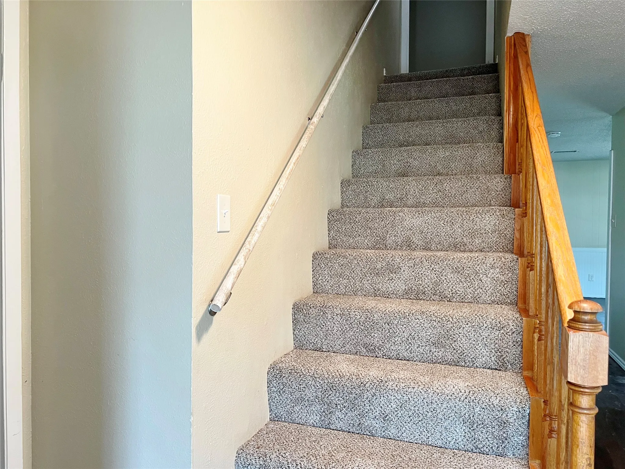 Single Family Residence For Rent in Ellis County , 508 Trail Lake Place, Midlothian, Texas 76065, 4 Bedroom, 2 Bathroom, 2 Garage spaces, 1,988 Sqft, built in 1973, mls#21343443, Real Estate Agent in Midlothian, Homes For Rent in Ellis county, Homes For Rent in Midlothian, Realtor in Midlothian Texas, Real Estate Brokerage Independent Realty Texas, Luminita Cordes Realtor