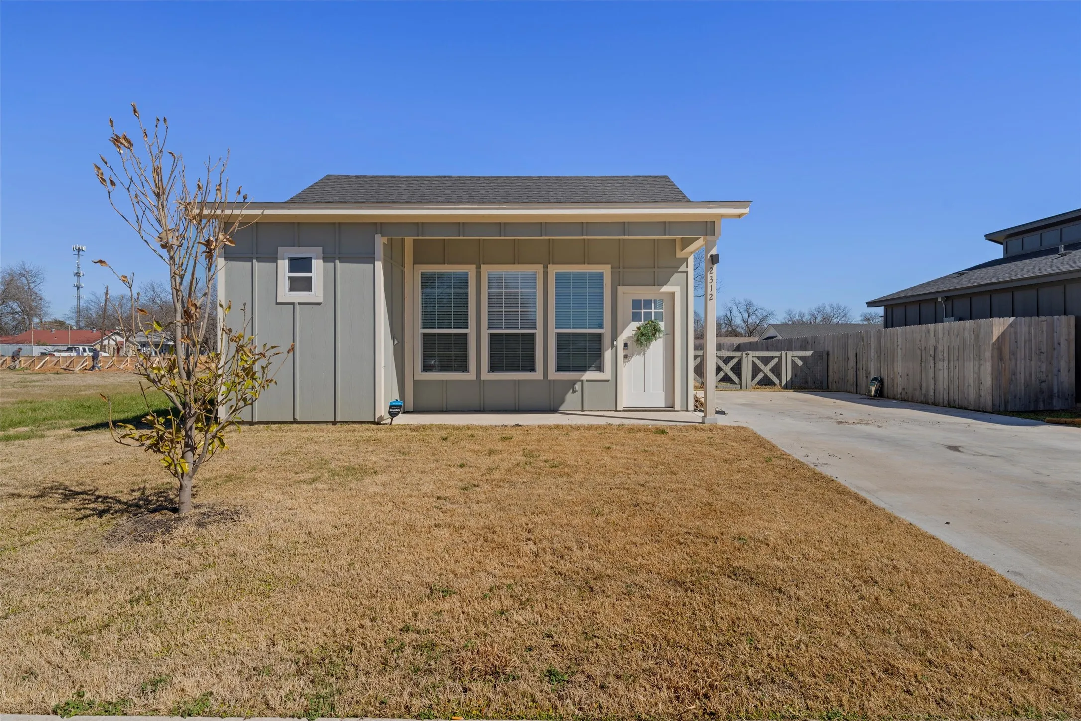 Single Family Residence For Sale in Mc Lennan County , 2312 S 12th Street, Waco, Texas 76706, 1 Bedroom, 1 Bathroom, Garage spaces, 608 Sqft, built in 2019, mls#21338570, Real Estate Agent in Waco, Homes For Sale in Mc Lennan county, Homes For Sale in Waco, Realtor in Waco Texas, Real Estate Brokerage Independent Realty Texas, Luminita Cordes Realtor