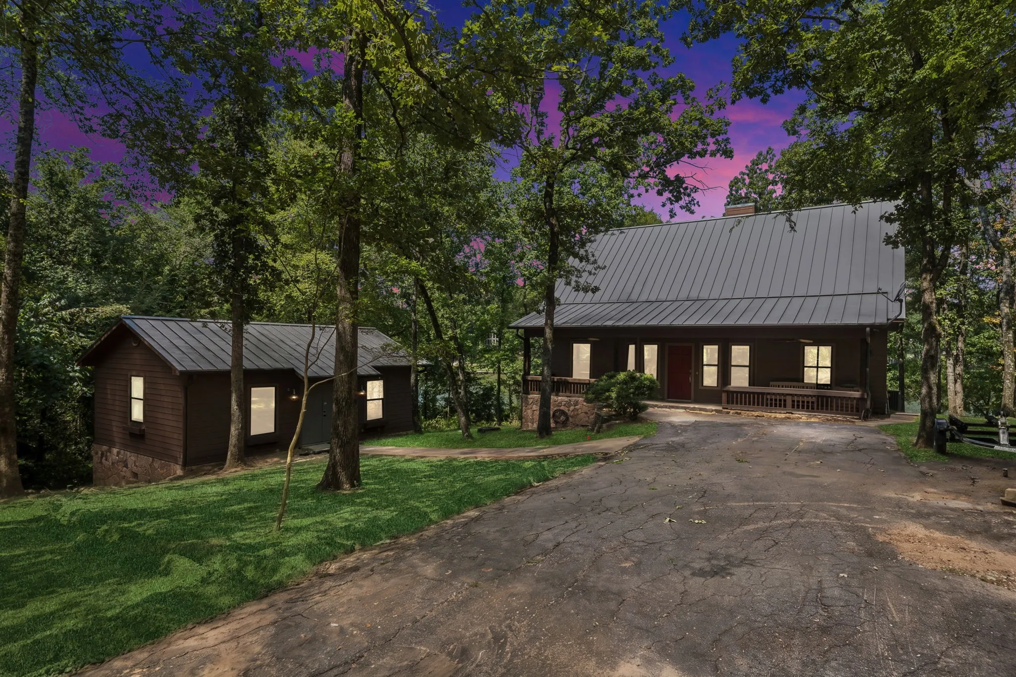 Single Family Residence For Sale in Franklin (TX) County , 275 S Park Road, Scroggins, Texas 75480, 3 Bedroom, 3 Bathroom, Garage spaces, 2,630 Sqft, built in 2005, mls#21340537, Real Estate Agent in Scroggins, Homes For Sale in Franklin (TX) county, Homes For Sale in Scroggins, Realtor in Scroggins Texas, Real Estate Brokerage Independent Realty Texas, Luminita Cordes Realtor
