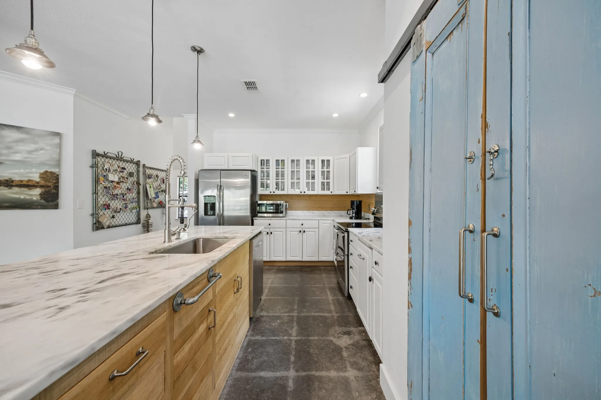 Single Family Residence For Sale in Franklin (TX) County , 275 S Park Road, Scroggins, Texas 75480, 3 Bedroom, 3 Bathroom, Garage spaces, 2,630 Sqft, built in 2005, mls#21340537, Real Estate Agent in Scroggins, Homes For Sale in Franklin (TX) county, Homes For Sale in Scroggins, Realtor in Scroggins Texas, Real Estate Brokerage Independent Realty Texas, Luminita Cordes Realtor