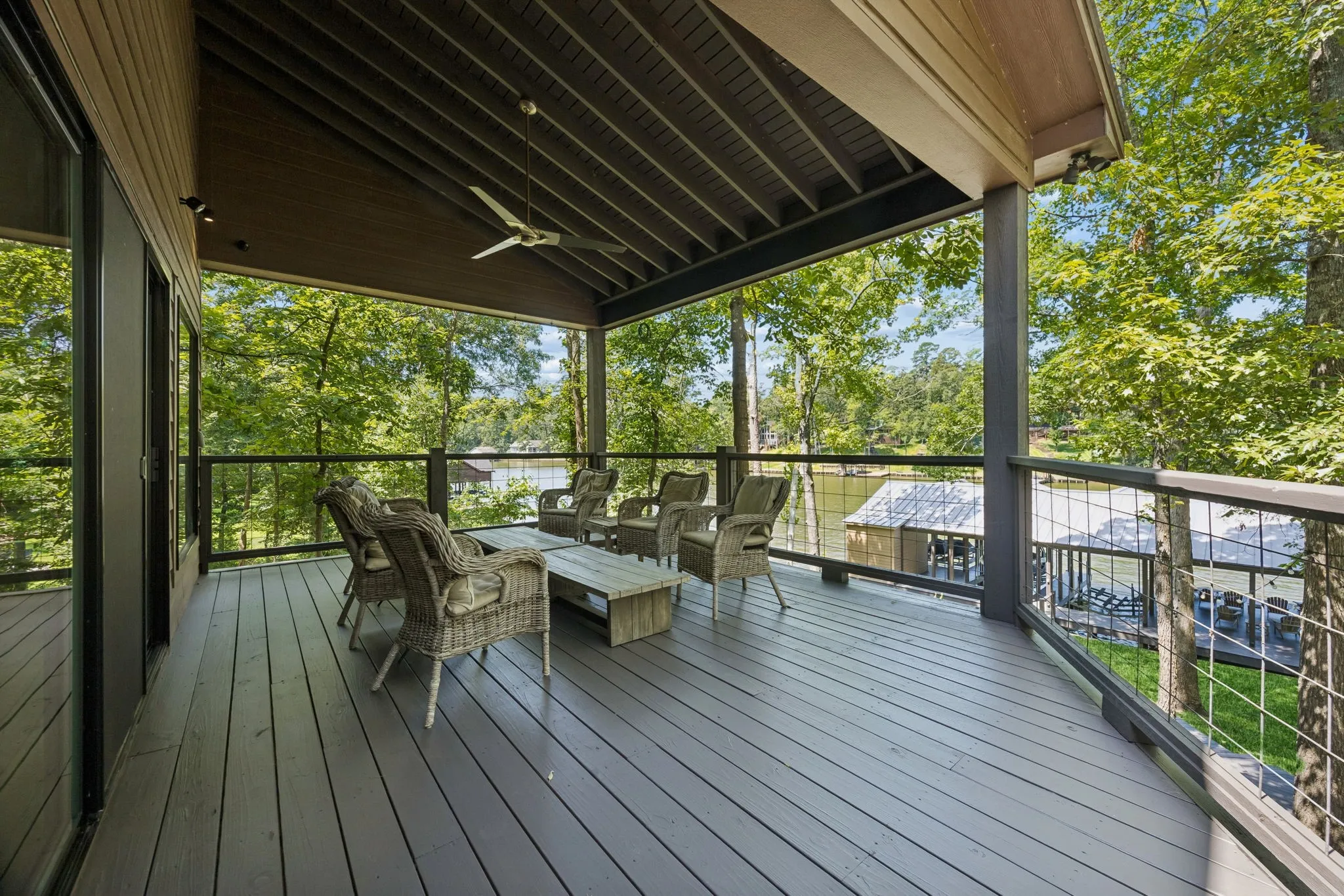 Single Family Residence For Sale in Franklin (TX) County , 275 S Park Road, Scroggins, Texas 75480, 3 Bedroom, 3 Bathroom, Garage spaces, 2,630 Sqft, built in 2005, mls#21340537, Real Estate Agent in Scroggins, Homes For Sale in Franklin (TX) county, Homes For Sale in Scroggins, Realtor in Scroggins Texas, Real Estate Brokerage Independent Realty Texas, Luminita Cordes Realtor