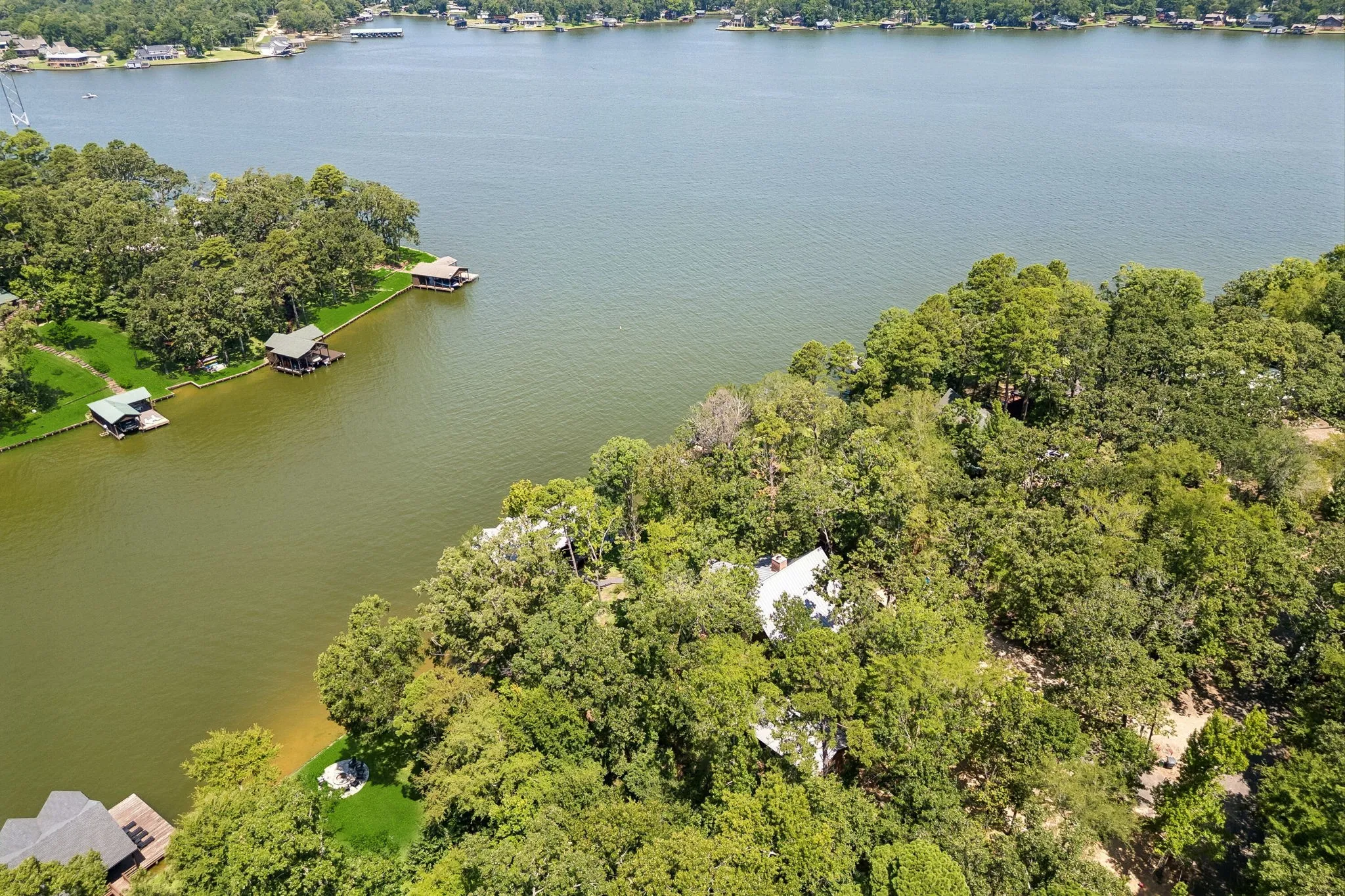 Single Family Residence For Sale in Franklin (TX) County , 275 S Park Road, Scroggins, Texas 75480, 3 Bedroom, 3 Bathroom, Garage spaces, 2,630 Sqft, built in 2005, mls#21340537, Real Estate Agent in Scroggins, Homes For Sale in Franklin (TX) county, Homes For Sale in Scroggins, Realtor in Scroggins Texas, Real Estate Brokerage Independent Realty Texas, Luminita Cordes Realtor