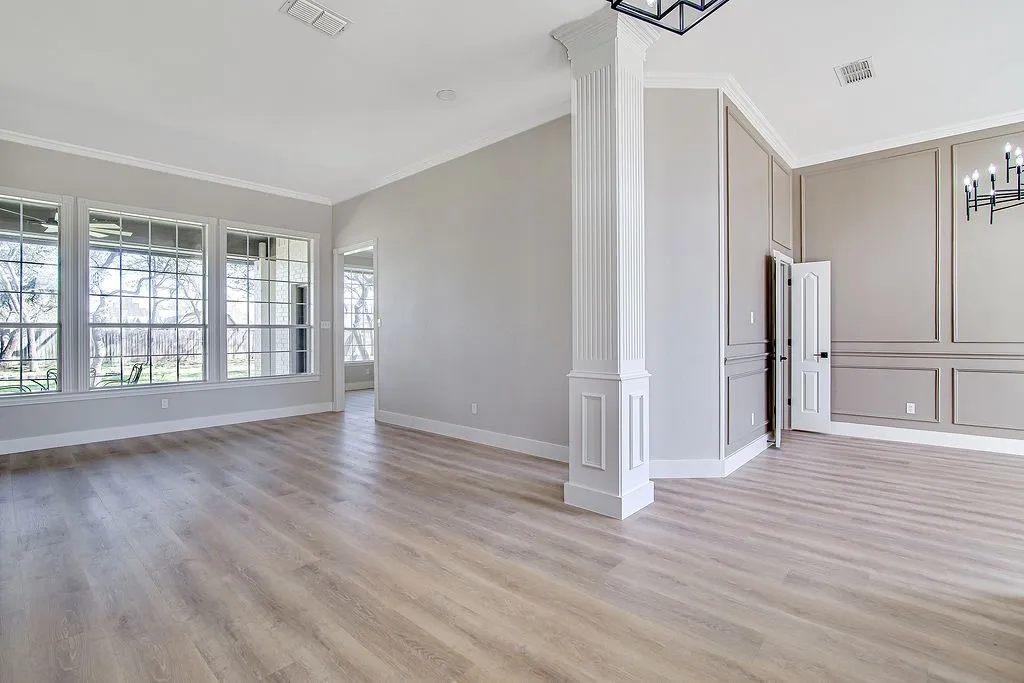 Single Family Residence For Rent in Parker County , 125 Devon Court, Weatherford, Texas 76087, 3 Bedroom, 3 Bathroom, 2 Garage spaces, 3,003 Sqft, built in 1996, mls#21343435, Real Estate Agent in Weatherford, Homes For Rent in Parker county, Homes For Rent in Weatherford, Realtor in Weatherford Texas, Real Estate Brokerage Independent Realty Texas, Luminita Cordes Realtor