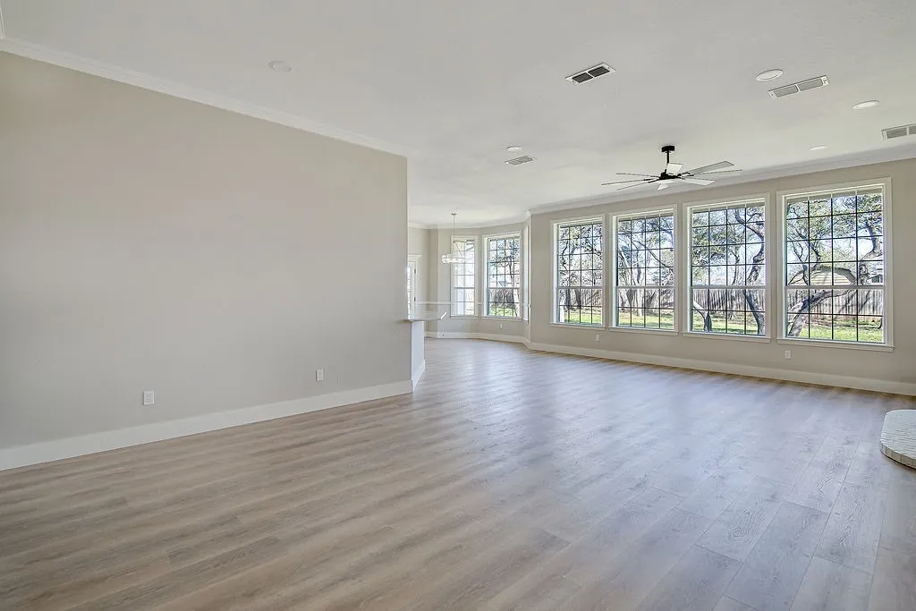 Single Family Residence For Rent in Parker County , 125 Devon Court, Weatherford, Texas 76087, 3 Bedroom, 3 Bathroom, 2 Garage spaces, 3,003 Sqft, built in 1996, mls#21343435, Real Estate Agent in Weatherford, Homes For Rent in Parker county, Homes For Rent in Weatherford, Realtor in Weatherford Texas, Real Estate Brokerage Independent Realty Texas, Luminita Cordes Realtor