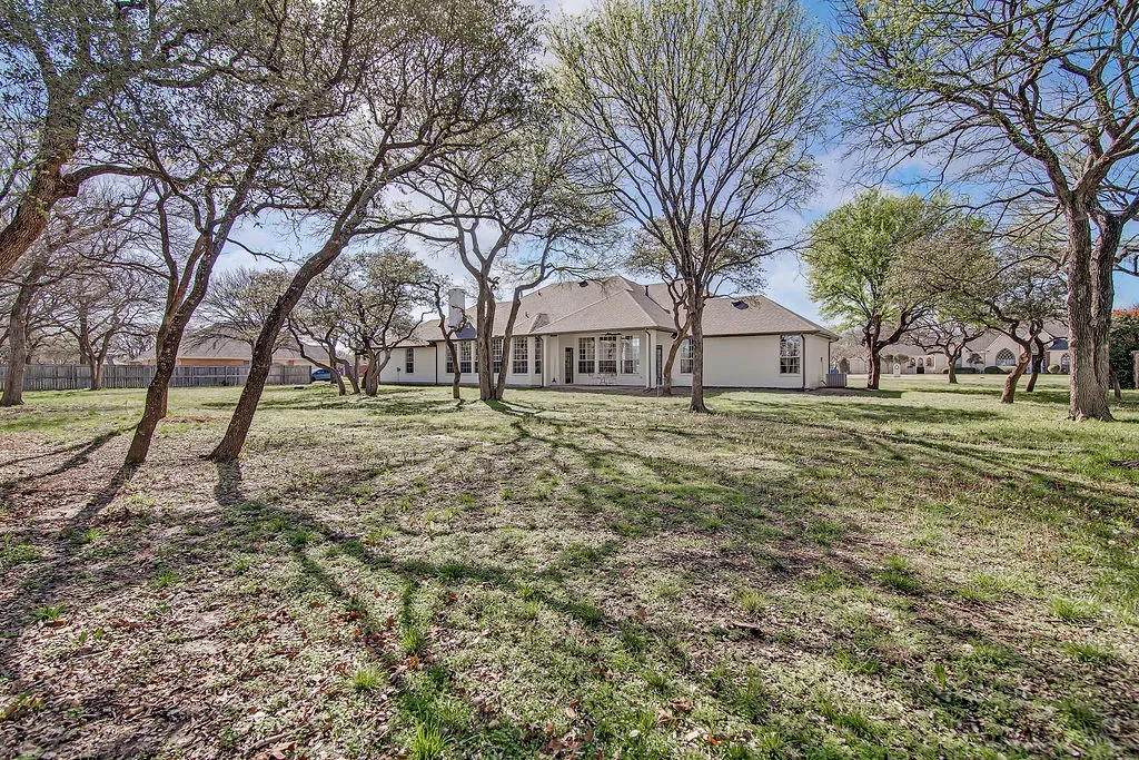 Single Family Residence For Rent in Parker County , 125 Devon Court, Weatherford, Texas 76087, 3 Bedroom, 3 Bathroom, 2 Garage spaces, 3,003 Sqft, built in 1996, mls#21343435, Real Estate Agent in Weatherford, Homes For Rent in Parker county, Homes For Rent in Weatherford, Realtor in Weatherford Texas, Real Estate Brokerage Independent Realty Texas, Luminita Cordes Realtor