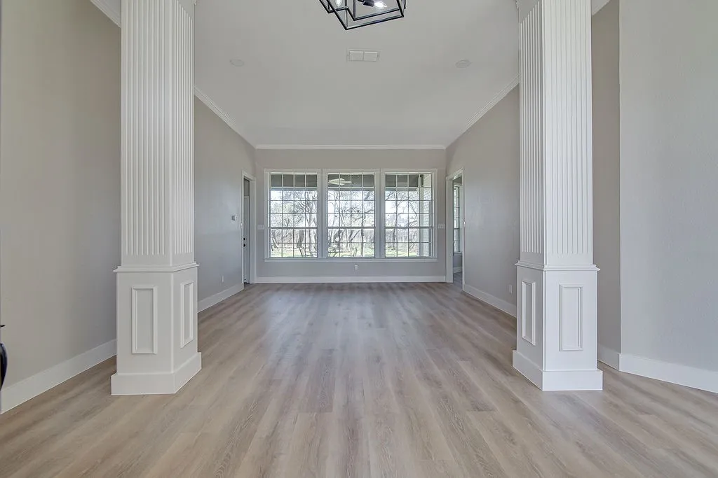 Single Family Residence For Rent in Parker County , 125 Devon Court, Weatherford, Texas 76087, 3 Bedroom, 3 Bathroom, 2 Garage spaces, 3,003 Sqft, built in 1996, mls#21343435, Real Estate Agent in Weatherford, Homes For Rent in Parker county, Homes For Rent in Weatherford, Realtor in Weatherford Texas, Real Estate Brokerage Independent Realty Texas, Luminita Cordes Realtor