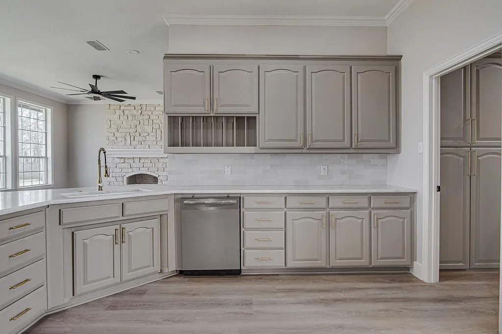 Single Family Residence For Rent in Parker County , 125 Devon Court, Weatherford, Texas 76087, 3 Bedroom, 3 Bathroom, 2 Garage spaces, 3,003 Sqft, built in 1996, mls#21343435, Real Estate Agent in Weatherford, Homes For Rent in Parker county, Homes For Rent in Weatherford, Realtor in Weatherford Texas, Real Estate Brokerage Independent Realty Texas, Luminita Cordes Realtor