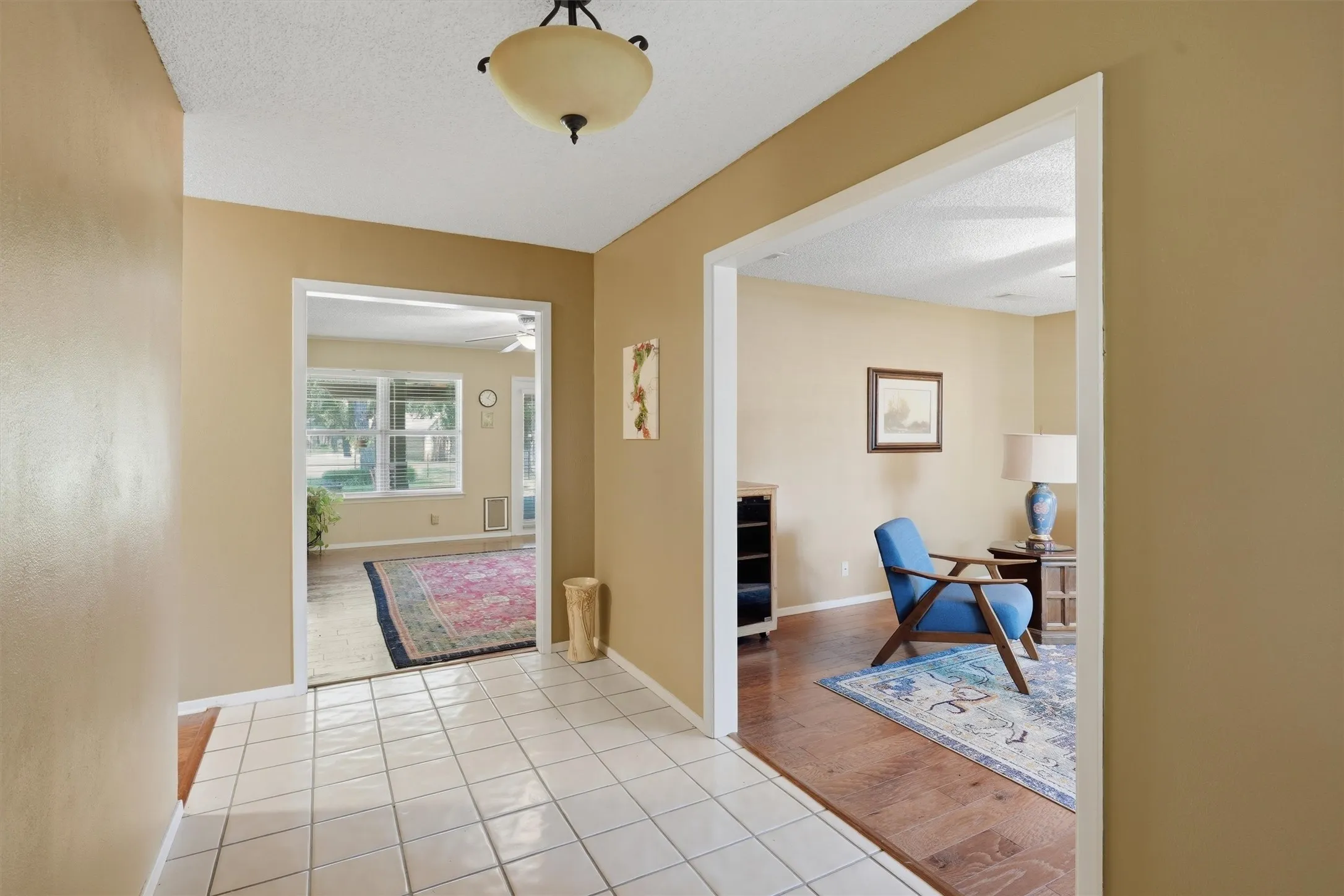 Single Family Residence For Sale in Hood County , 6107 Belvidere Circle, Granbury, Texas 76049, 3 Bedroom, 2 Bathroom, 3 Garage spaces, 2,402 Sqft, built in 1974, mls#21343452, Real Estate Agent in Granbury, Homes For Sale in Hood county, Homes For Sale in Granbury, Realtor in Granbury Texas, Real Estate Brokerage Independent Realty Texas, Luminita Cordes Realtor