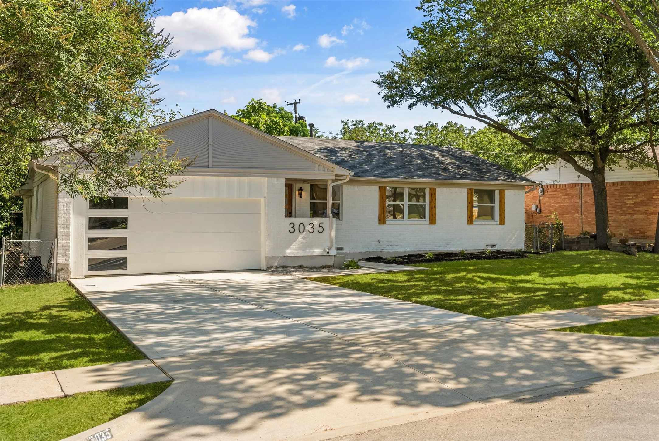 Single Family Residence For Sale in Dallas County , 3035 Mark Twain Drive, Farmers Branch, Texas 75234, 4 Bedroom, 2 Bathroom, 2 Garage spaces, 1,905 Sqft, built in 1957, mls#21343042, Real Estate Agent in Farmers Branch, Homes For Sale in Dallas county, Homes For Sale in Farmers Branch, Realtor in Farmers Branch Texas, Real Estate Brokerage Independent Realty Texas, Luminita Cordes Realtor