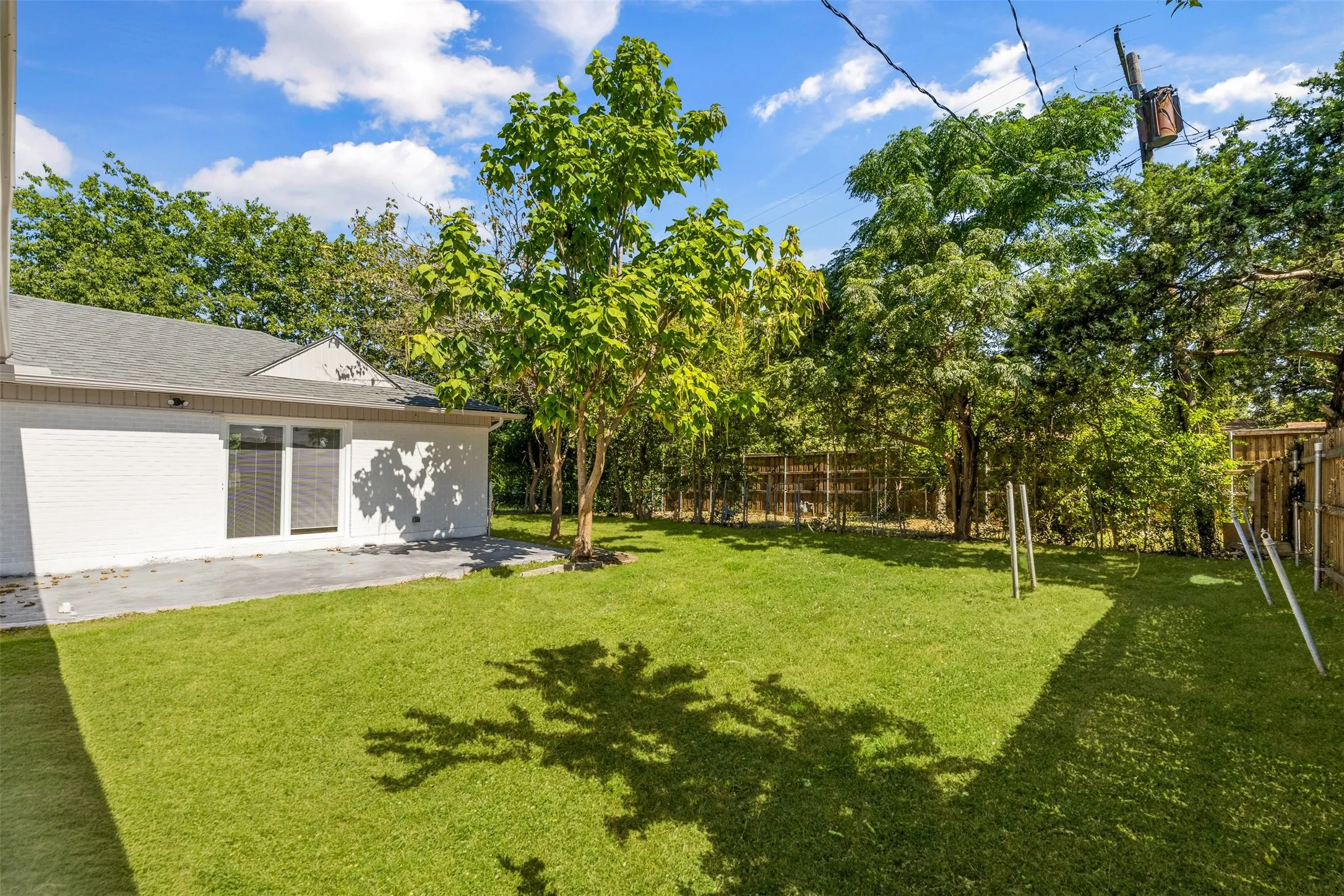 Single Family Residence For Sale in Dallas County , 3035 Mark Twain Drive, Farmers Branch, Texas 75234, 4 Bedroom, 2 Bathroom, 2 Garage spaces, 1,905 Sqft, built in 1957, mls#21343042, Real Estate Agent in Farmers Branch, Homes For Sale in Dallas county, Homes For Sale in Farmers Branch, Realtor in Farmers Branch Texas, Real Estate Brokerage Independent Realty Texas, Luminita Cordes Realtor