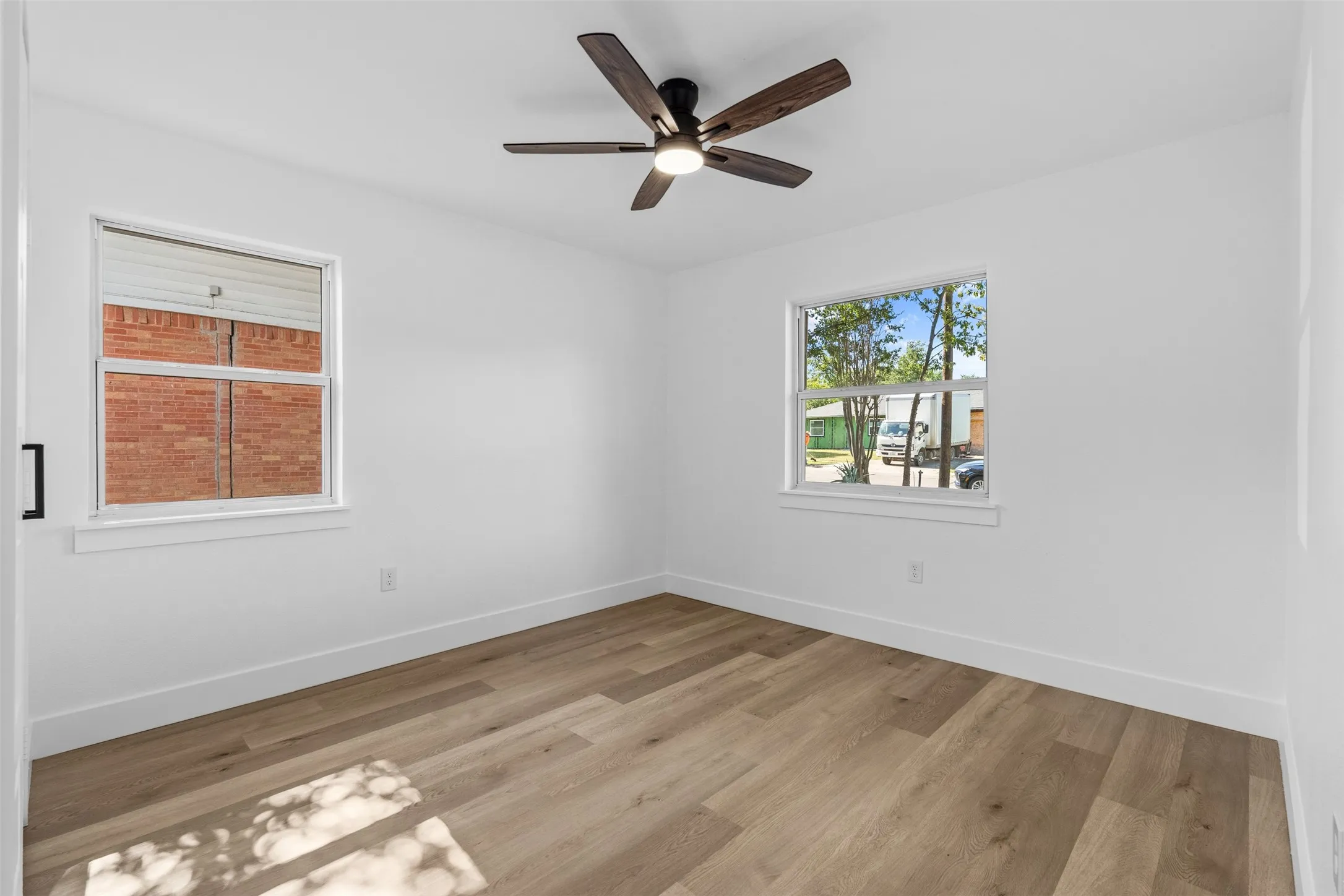 Single Family Residence For Sale in Dallas County , 3035 Mark Twain Drive, Farmers Branch, Texas 75234, 4 Bedroom, 2 Bathroom, 2 Garage spaces, 1,905 Sqft, built in 1957, mls#21343042, Real Estate Agent in Farmers Branch, Homes For Sale in Dallas county, Homes For Sale in Farmers Branch, Realtor in Farmers Branch Texas, Real Estate Brokerage Independent Realty Texas, Luminita Cordes Realtor