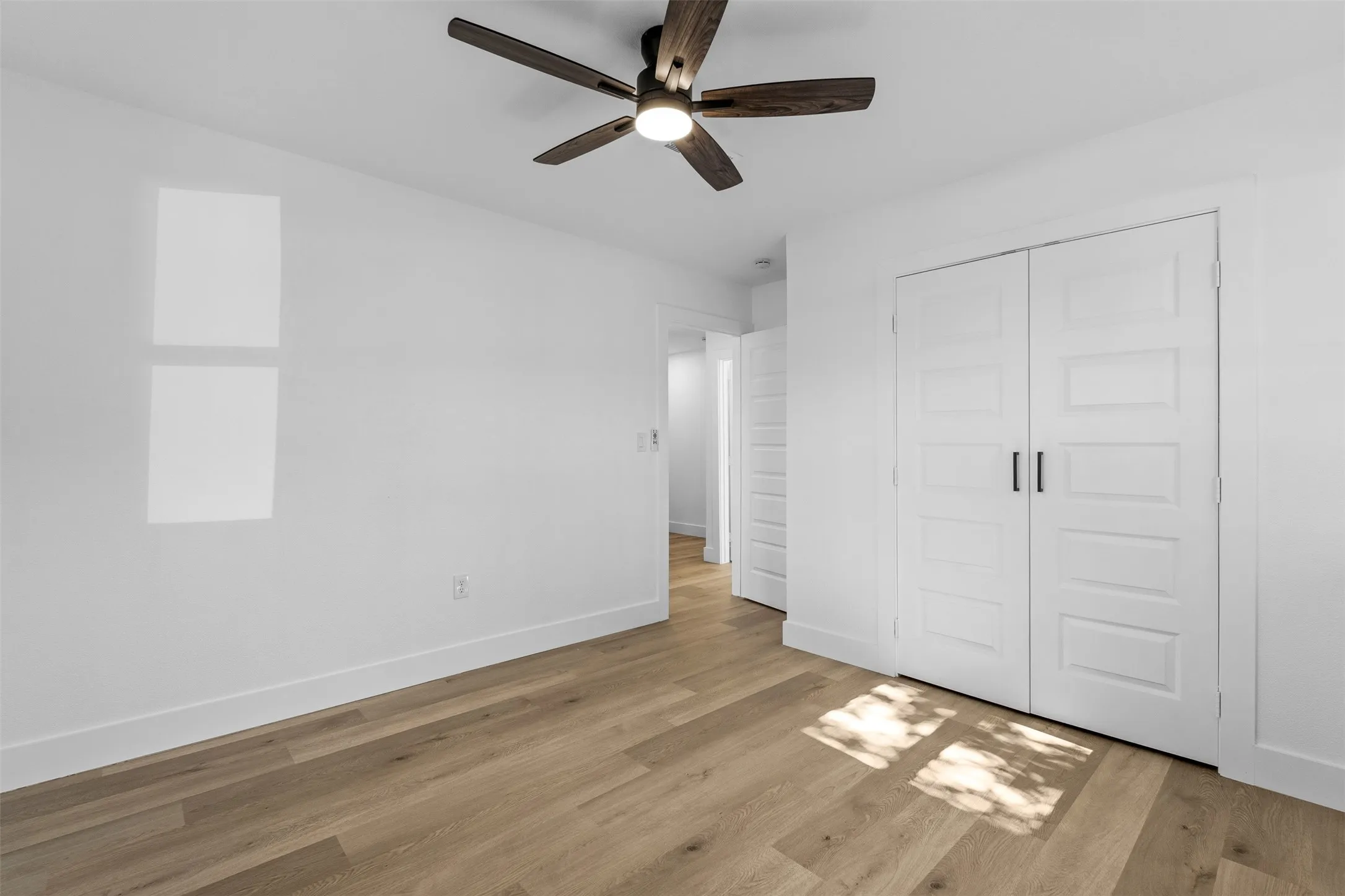 Single Family Residence For Sale in Dallas County , 3035 Mark Twain Drive, Farmers Branch, Texas 75234, 4 Bedroom, 2 Bathroom, 2 Garage spaces, 1,905 Sqft, built in 1957, mls#21343042, Real Estate Agent in Farmers Branch, Homes For Sale in Dallas county, Homes For Sale in Farmers Branch, Realtor in Farmers Branch Texas, Real Estate Brokerage Independent Realty Texas, Luminita Cordes Realtor