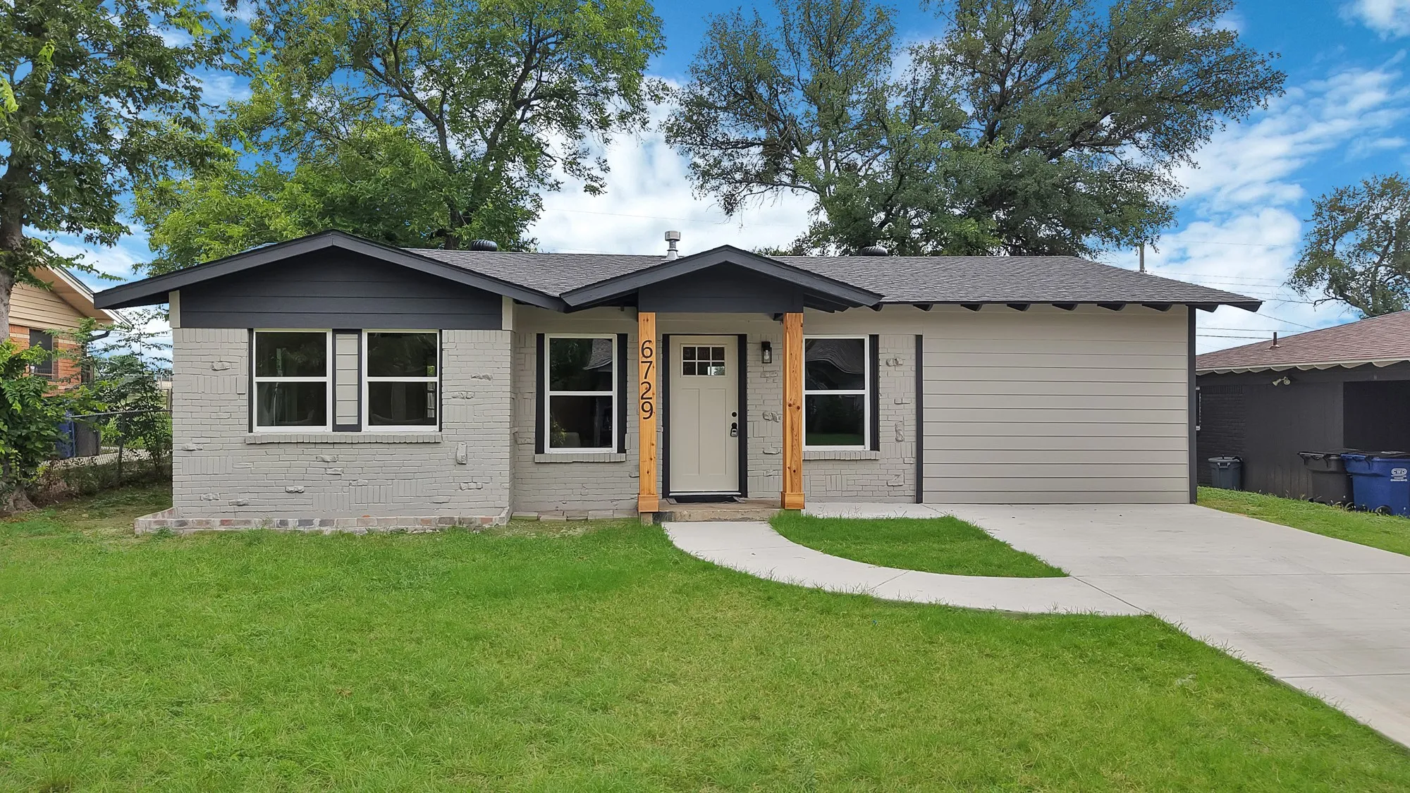 Single Family Residence For Sale in Tarrant County , 6729 Wallis Road, Lake Worth, Texas 76135, 3 Bedroom, 2 Bathroom, Garage spaces, 1,185 Sqft, built in 1960, mls#21343077, Real Estate Agent in Lake Worth, Homes For Sale in Tarrant county, Homes For Sale in Lake Worth, Realtor in Lake Worth Texas, Real Estate Brokerage Independent Realty Texas, Luminita Cordes Realtor