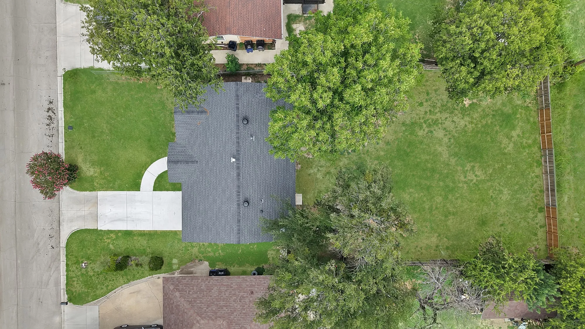 Single Family Residence For Sale in Tarrant County , 6729 Wallis Road, Lake Worth, Texas 76135, 3 Bedroom, 2 Bathroom, Garage spaces, 1,185 Sqft, built in 1960, mls#21343077, Real Estate Agent in Lake Worth, Homes For Sale in Tarrant county, Homes For Sale in Lake Worth, Realtor in Lake Worth Texas, Real Estate Brokerage Independent Realty Texas, Luminita Cordes Realtor