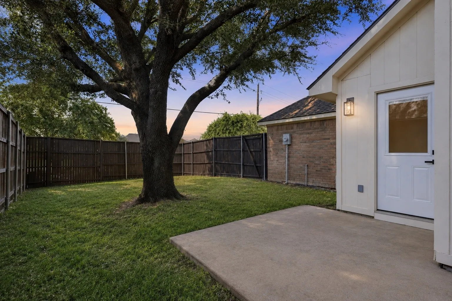 Single Family Residence For Sale in Collin County , 4909 Silverweed Drive, Mc Kinney, Texas 75070, 3 Bedroom, 2 Bathroom, 2 Garage spaces, 1,483 Sqft, built in 1998, mls#21343148, Real Estate Agent in Mc Kinney, Homes For Sale in Collin county, Homes For Sale in Mc Kinney, Realtor in Mc Kinney Texas, Real Estate Brokerage Independent Realty Texas, Luminita Cordes Realtor