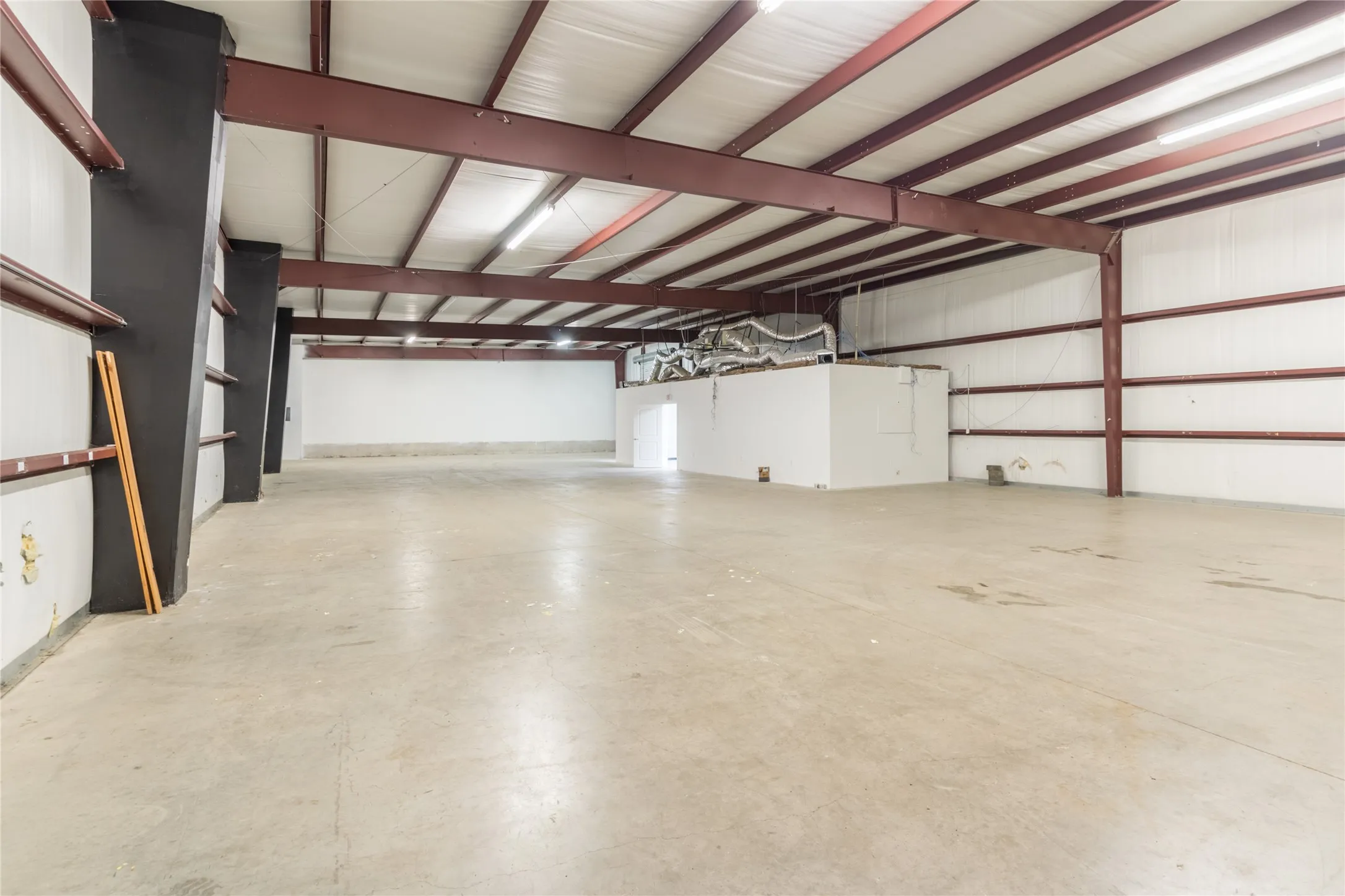Industrial For Rent in Johnson County , 1748 N Main A, Cleburne, Texas 76033, 0, 0, Garage spaces, 0 Sqft, built in 1960, Price $1,600, mls#21343479, Real Estate Agent in Cleburne, Homes For Rent in Johnson county, Homes For Rent in Cleburne, Realtor in Cleburne Texas, Real Estate Brokerage Independent Realty Texas, Luminita Cordes Realtor