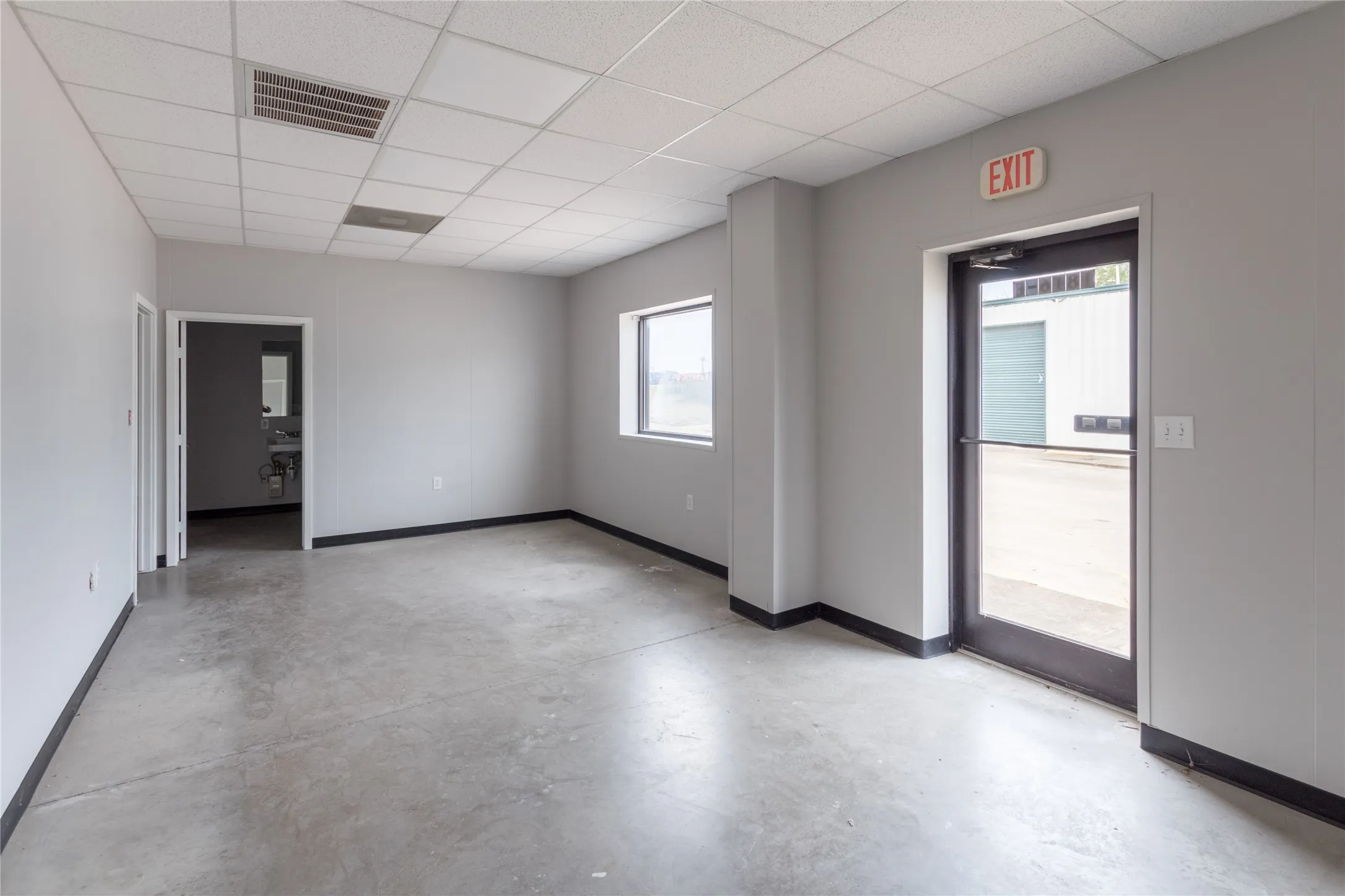 Industrial For Rent in Johnson County , 1748 N Main A, Cleburne, Texas 76033, 0, 0, Garage spaces, 0 Sqft, built in 1960, Price $1,600, mls#21343479, Real Estate Agent in Cleburne, Homes For Rent in Johnson county, Homes For Rent in Cleburne, Realtor in Cleburne Texas, Real Estate Brokerage Independent Realty Texas, Luminita Cordes Realtor
