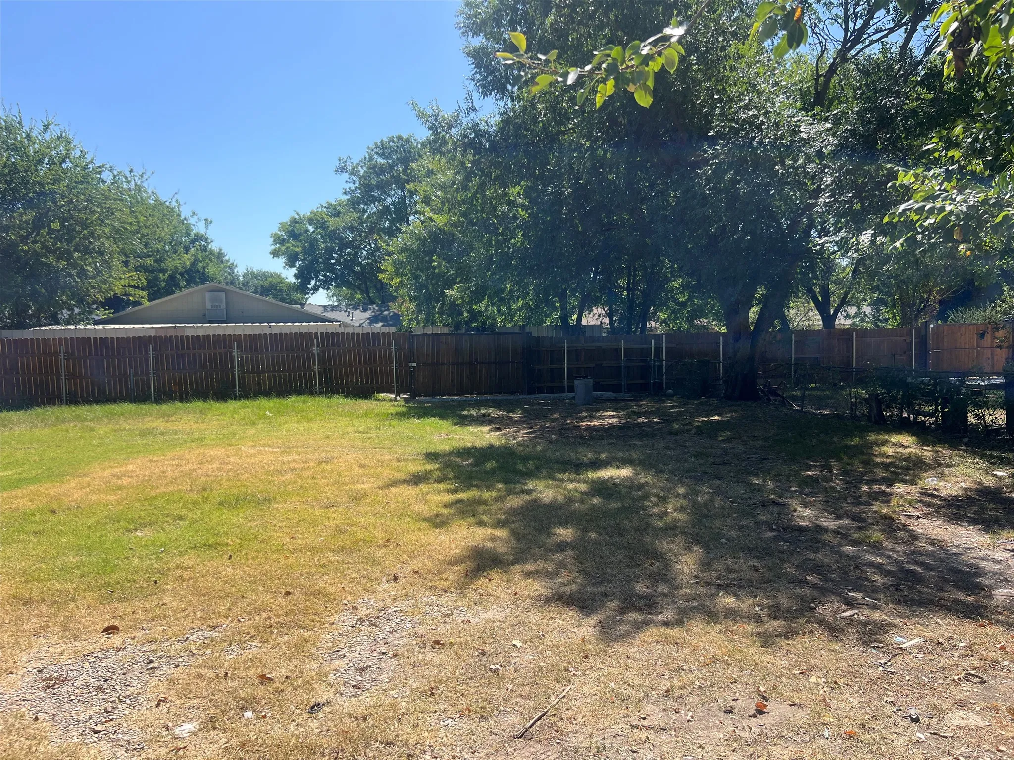 Single Family Residence For Sale in Dallas County , 366 S St Augustine Drive, Dallas, Texas 75217, 3 Bedroom, 1 Bathroom, Garage spaces, 1,260 Sqft, built in 1951, mls#21343480, Real Estate Agent in Dallas, Homes For Sale in Dallas county, Homes For Sale in Dallas, Realtor in Dallas Texas, Real Estate Brokerage Independent Realty Texas, Luminita Cordes Realtor