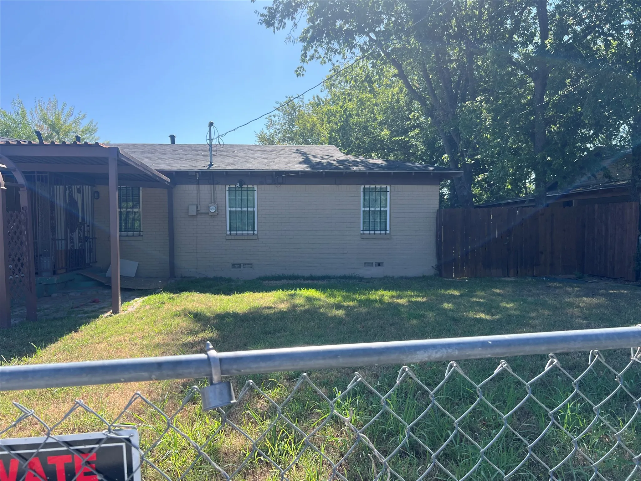 Single Family Residence For Sale in Dallas County , 366 S St Augustine Drive, Dallas, Texas 75217, 3 Bedroom, 1 Bathroom, Garage spaces, 1,260 Sqft, built in 1951, mls#21343480, Real Estate Agent in Dallas, Homes For Sale in Dallas county, Homes For Sale in Dallas, Realtor in Dallas Texas, Real Estate Brokerage Independent Realty Texas, Luminita Cordes Realtor