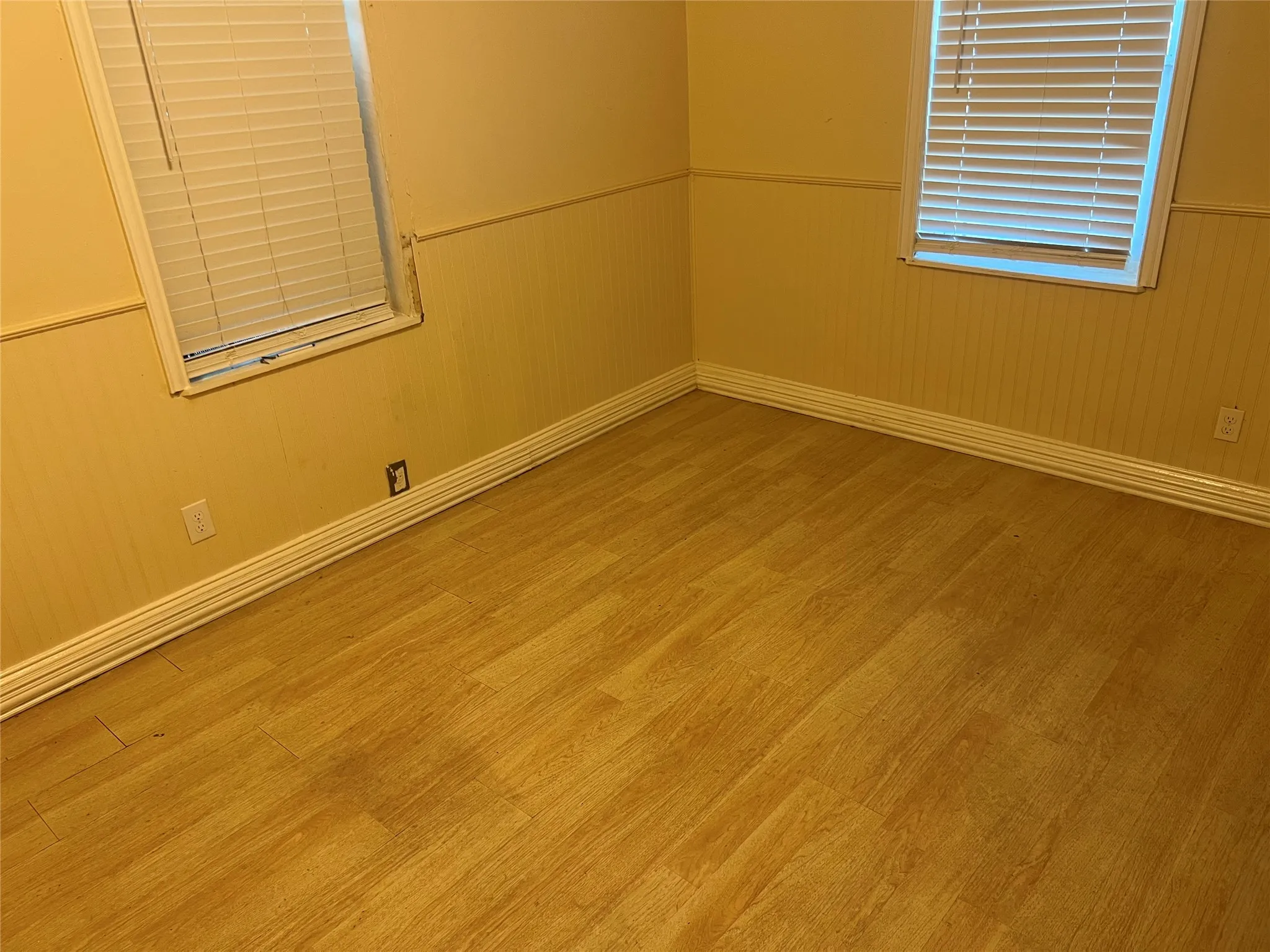 Single Family Residence For Sale in Dallas County , 366 S St Augustine Drive, Dallas, Texas 75217, 3 Bedroom, 1 Bathroom, Garage spaces, 1,260 Sqft, built in 1951, mls#21343480, Real Estate Agent in Dallas, Homes For Sale in Dallas county, Homes For Sale in Dallas, Realtor in Dallas Texas, Real Estate Brokerage Independent Realty Texas, Luminita Cordes Realtor