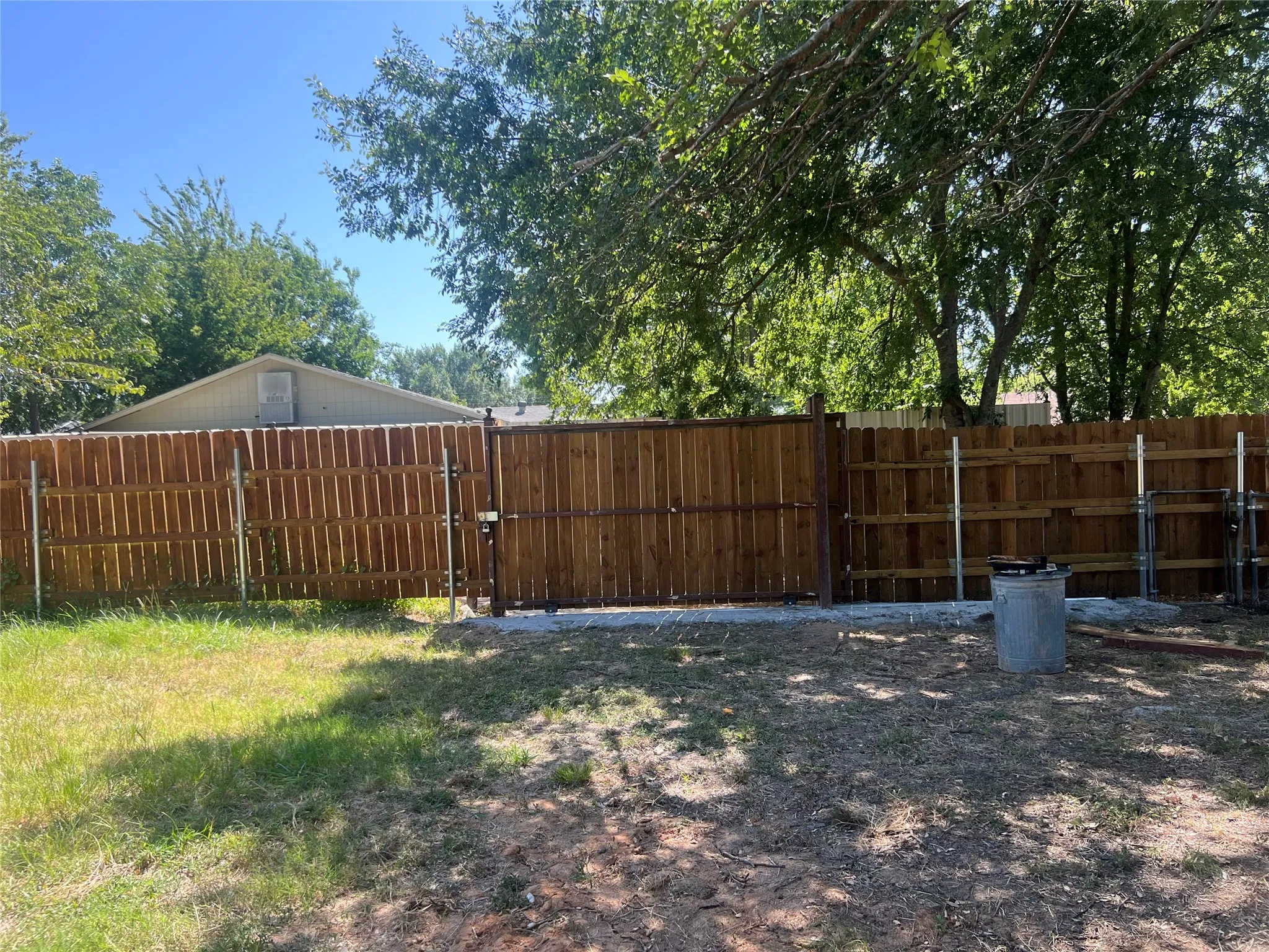 Single Family Residence For Sale in Dallas County , 366 S St Augustine Drive, Dallas, Texas 75217, 3 Bedroom, 1 Bathroom, Garage spaces, 1,260 Sqft, built in 1951, mls#21343480, Real Estate Agent in Dallas, Homes For Sale in Dallas county, Homes For Sale in Dallas, Realtor in Dallas Texas, Real Estate Brokerage Independent Realty Texas, Luminita Cordes Realtor