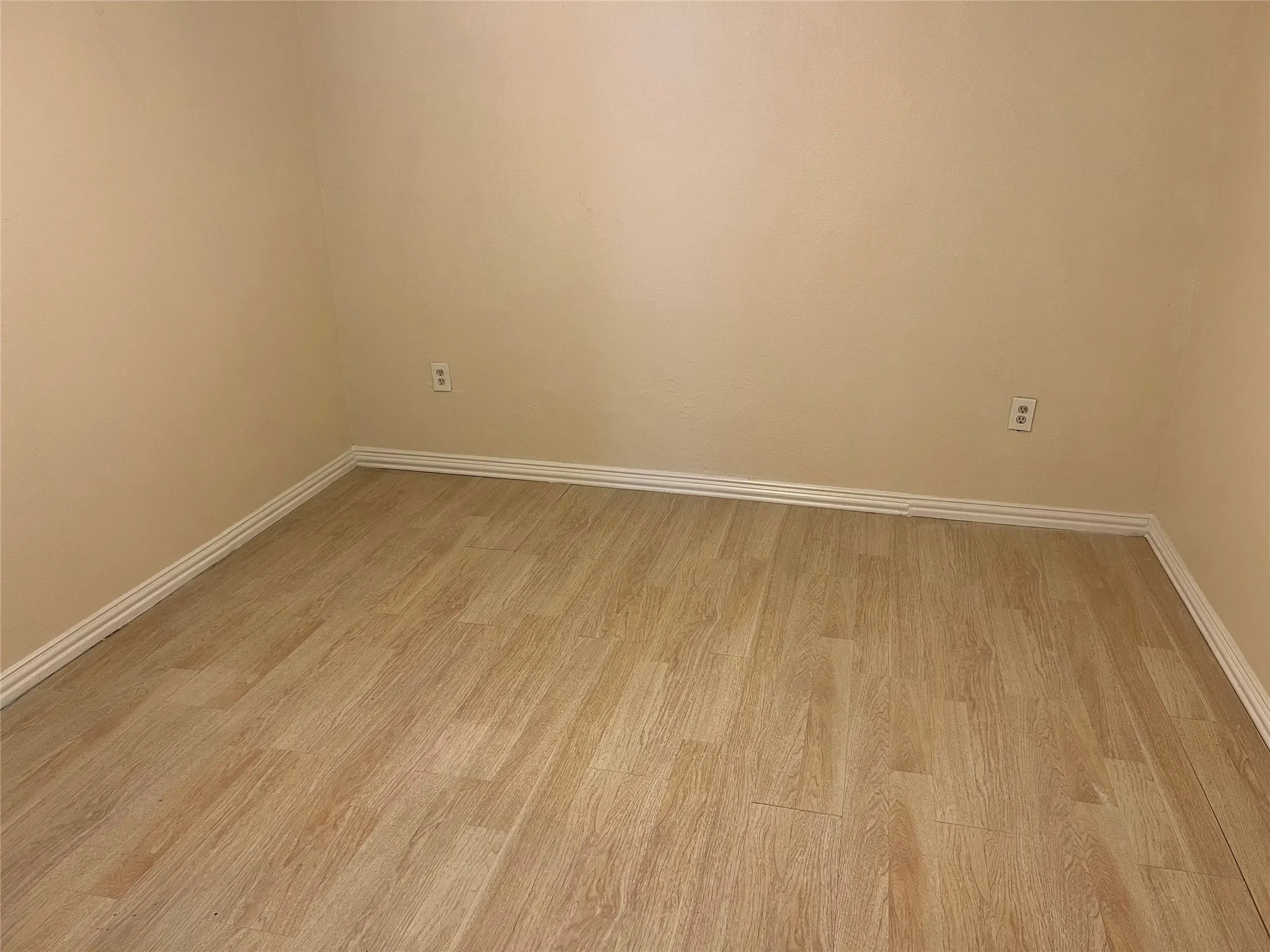 Single Family Residence For Sale in Dallas County , 366 S St Augustine Drive, Dallas, Texas 75217, 3 Bedroom, 1 Bathroom, Garage spaces, 1,260 Sqft, built in 1951, mls#21343480, Real Estate Agent in Dallas, Homes For Sale in Dallas county, Homes For Sale in Dallas, Realtor in Dallas Texas, Real Estate Brokerage Independent Realty Texas, Luminita Cordes Realtor
