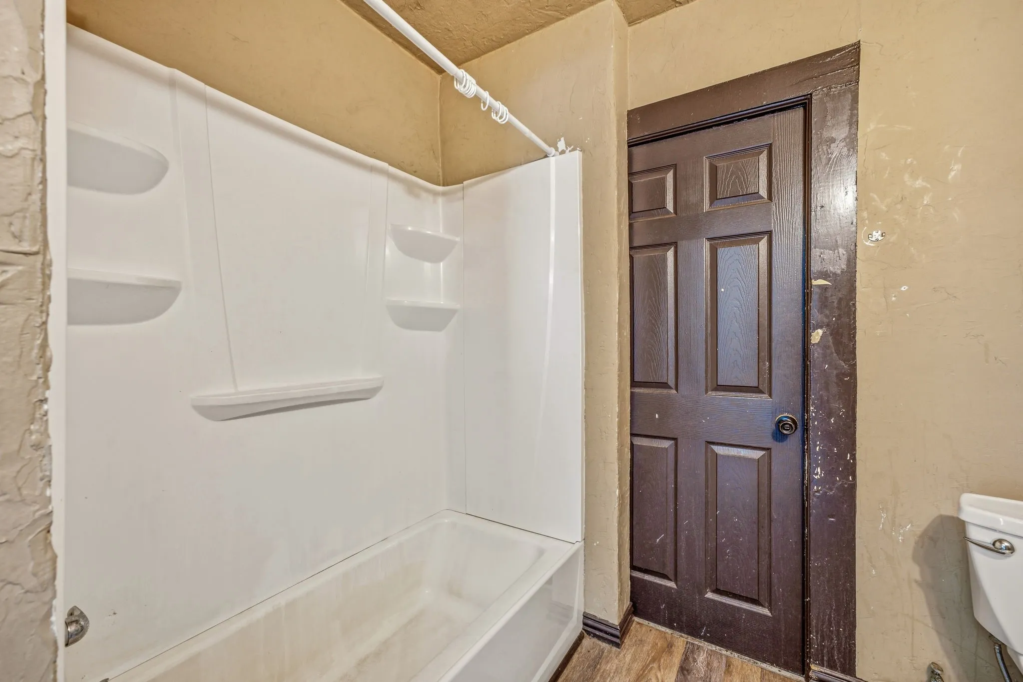 Single Family Residence For Sale in Erath County , 490 S First Avenue, Stephenville, Texas 76401, 3 Bedroom, 1 Bathroom, Garage spaces, 956 Sqft, built in 1930, mls#21343284, Real Estate Agent in Stephenville, Homes For Sale in Erath county, Homes For Sale in Stephenville, Realtor in Stephenville Texas, Real Estate Brokerage Independent Realty Texas, Luminita Cordes Realtor