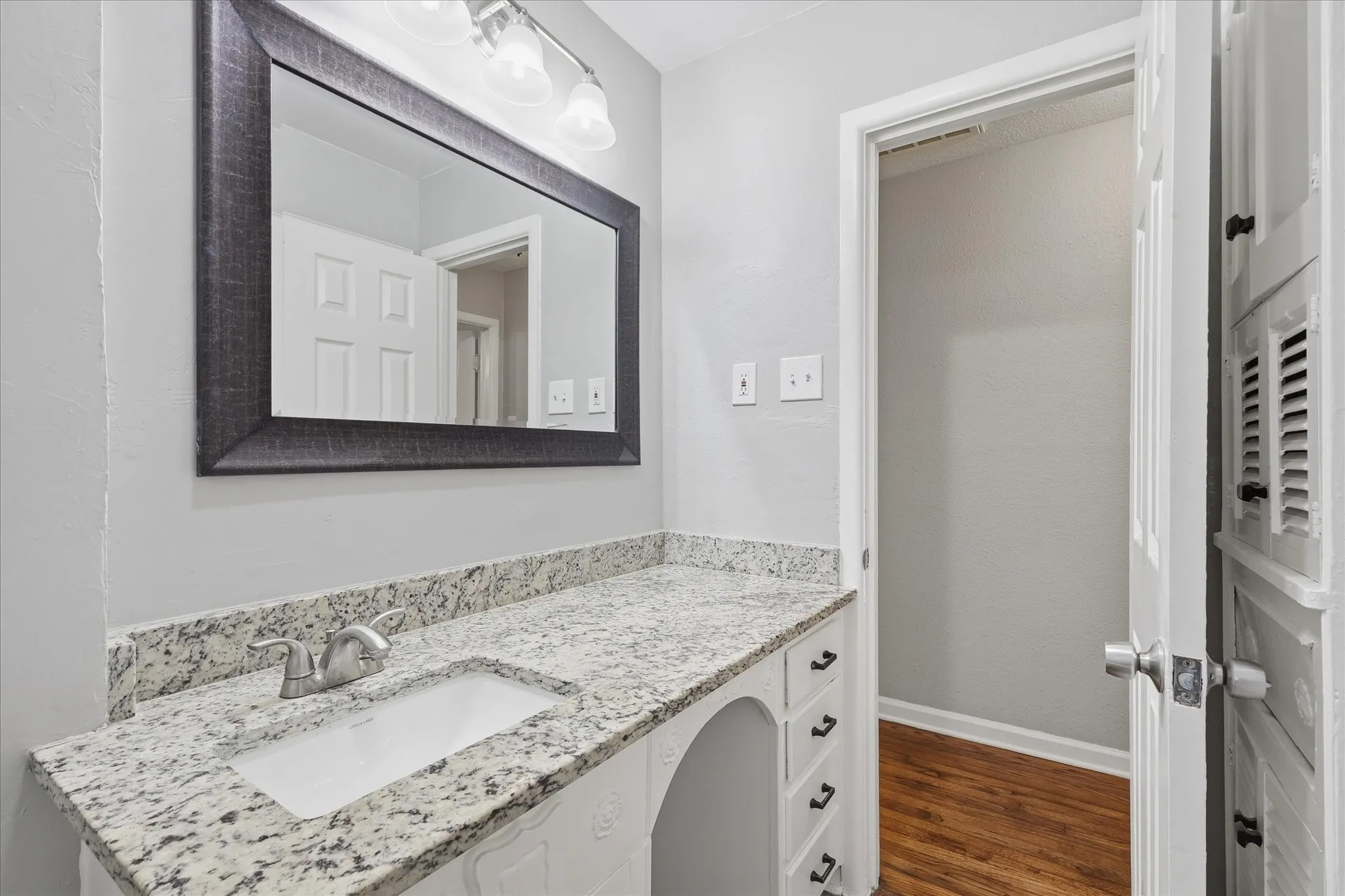Single Family Residence For Sale in Dallas County , 2129 Gaylord Drive, Dallas, Texas 75227, 4 Bedroom, 2 Bathroom, Garage spaces, 1,567 Sqft, built in 1953, mls#21288025, Real Estate Agent in Dallas, Homes For Sale in Dallas county, Homes For Sale in Dallas, Realtor in Dallas Texas, Real Estate Brokerage Independent Realty Texas, Luminita Cordes Realtor