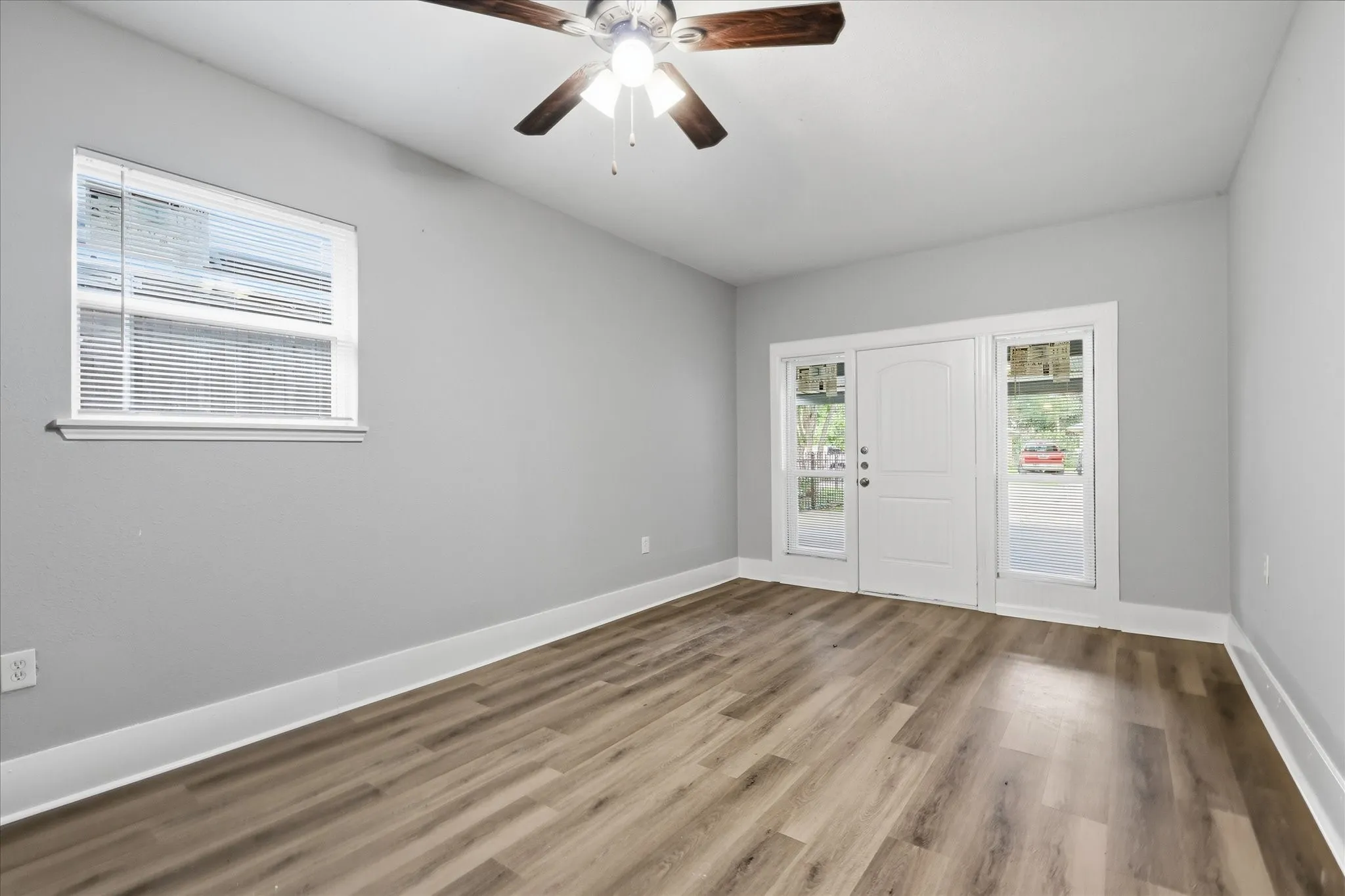 Single Family Residence For Sale in Dallas County , 2129 Gaylord Drive, Dallas, Texas 75227, 4 Bedroom, 2 Bathroom, Garage spaces, 1,567 Sqft, built in 1953, mls#21288025, Real Estate Agent in Dallas, Homes For Sale in Dallas county, Homes For Sale in Dallas, Realtor in Dallas Texas, Real Estate Brokerage Independent Realty Texas, Luminita Cordes Realtor